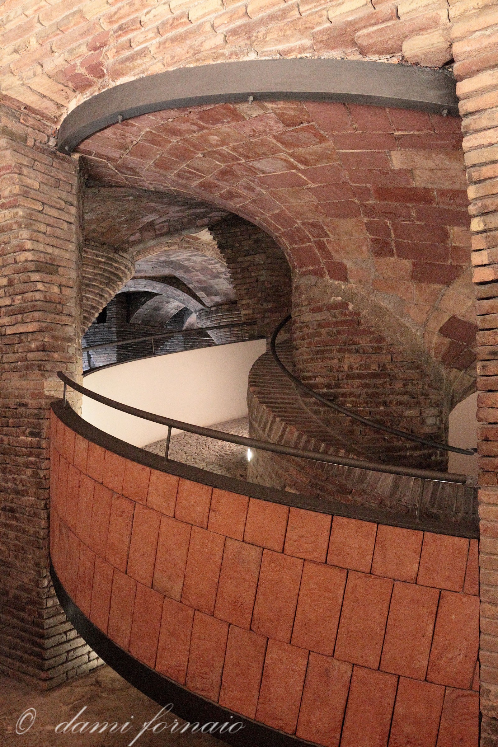 Casa Guell: la scala che scende alle stalle dei cavalli