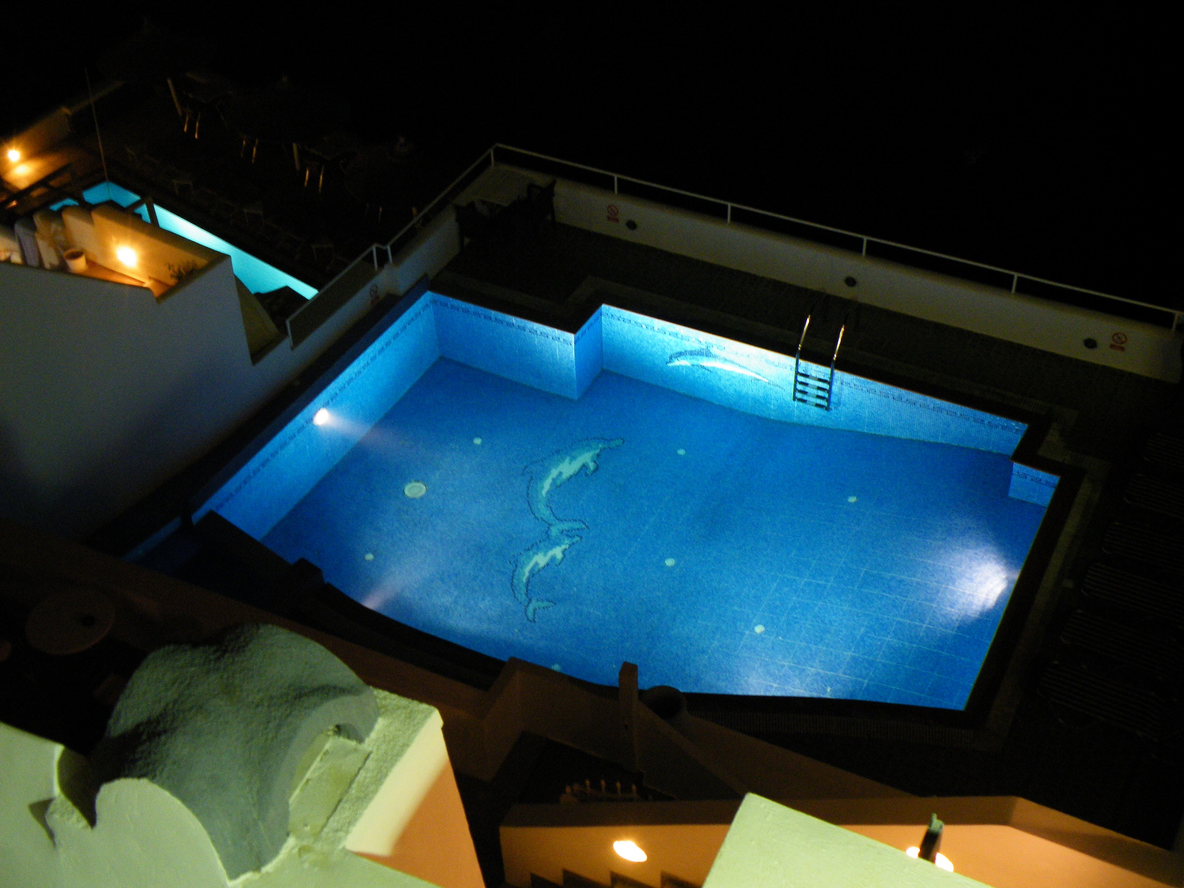 Fira - favolosa piscina di notte
