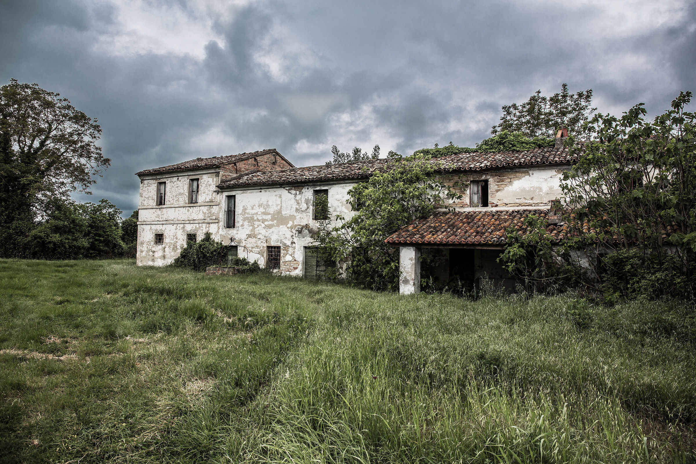 Old farmhouse (Color)