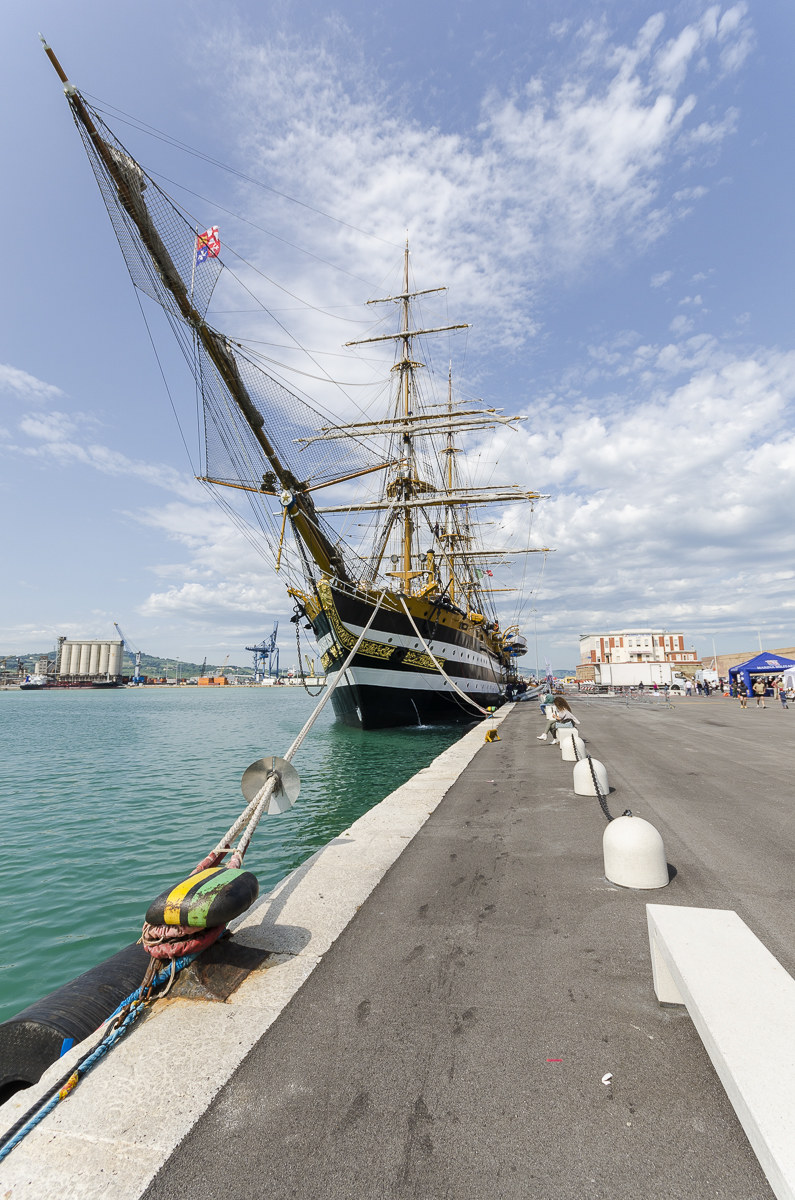 and 'it came the Amerigo Vespucci