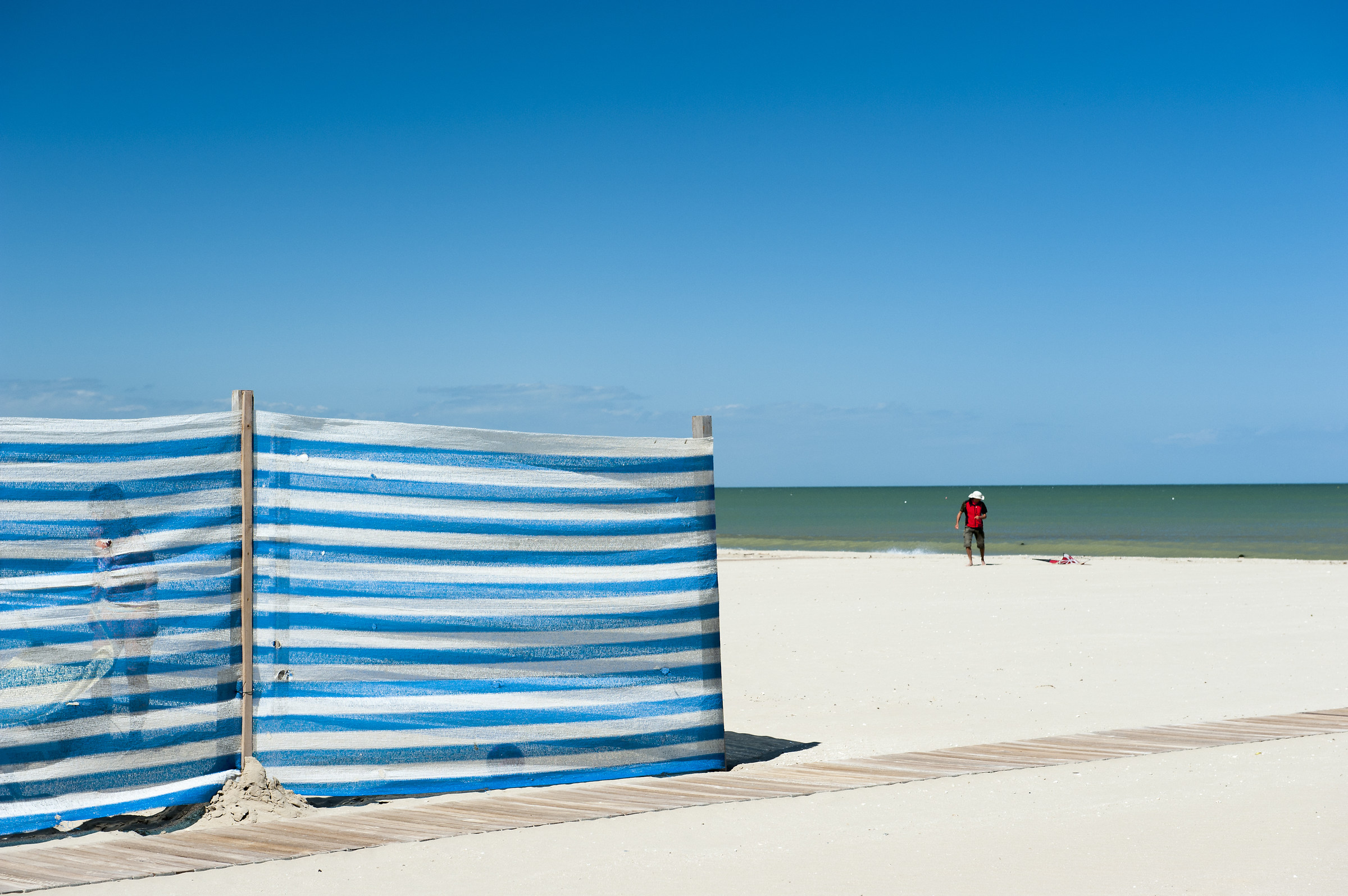 .... And the sea ...