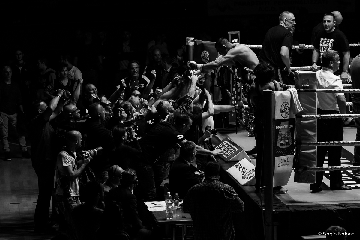 Photographers vs. supporters