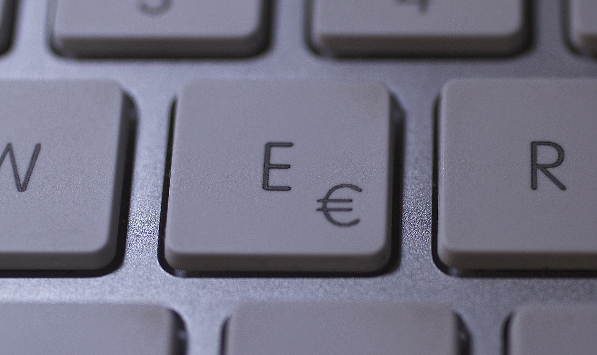 ... non dovremo mica cambiare le tastiere ? ...