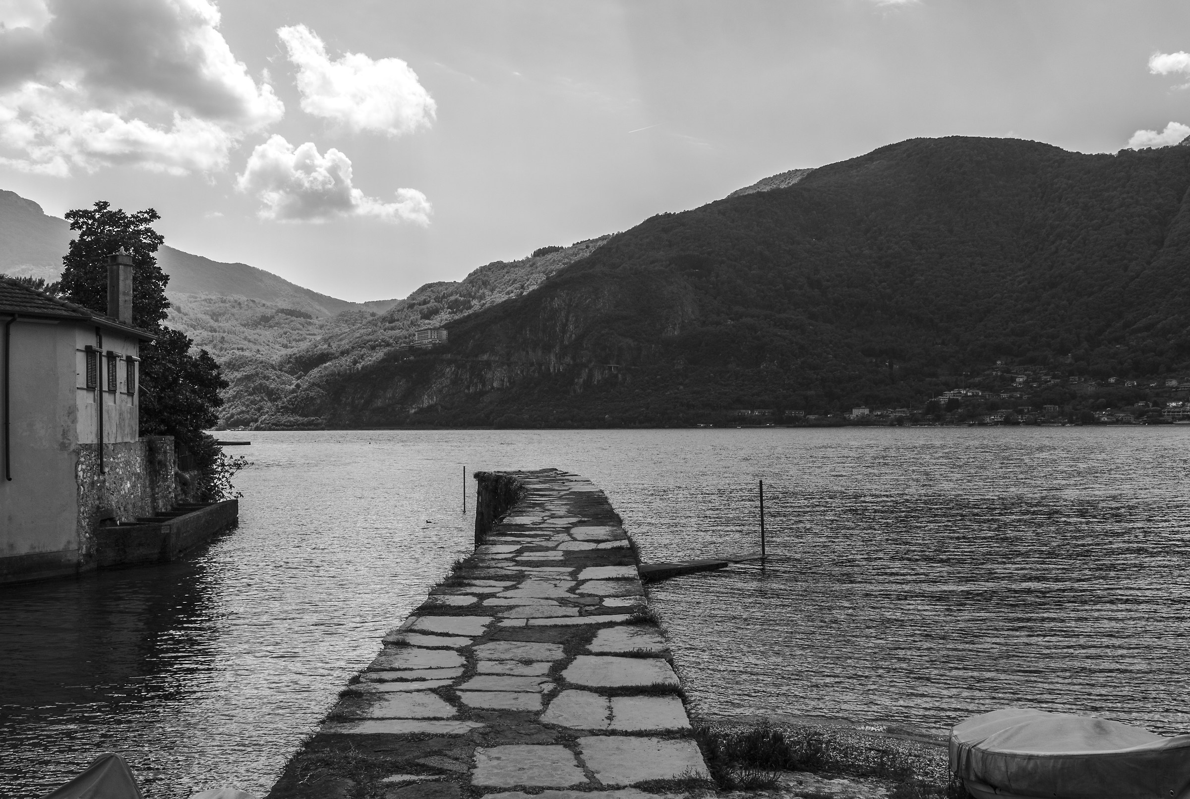 Mandello del Lario B / N