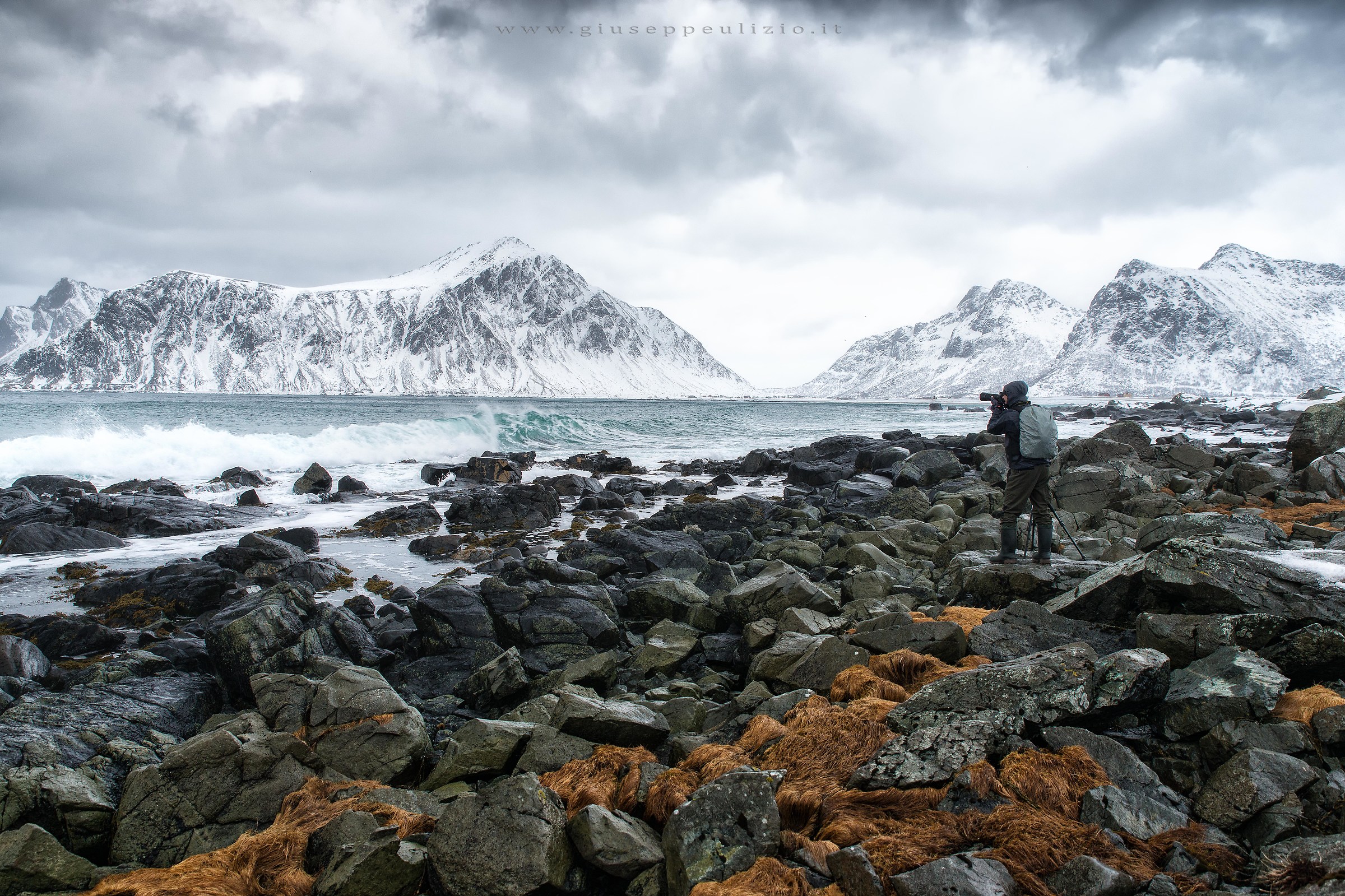 Waiting for the wave ...