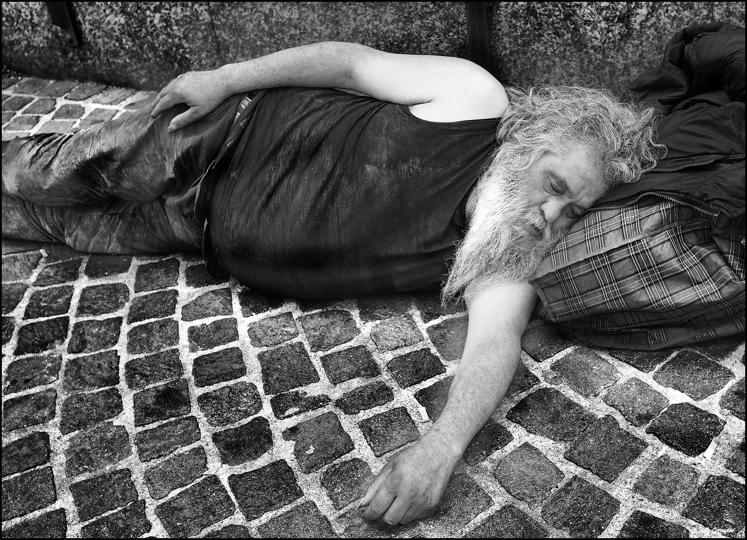 Jupiter embraces Morpheus