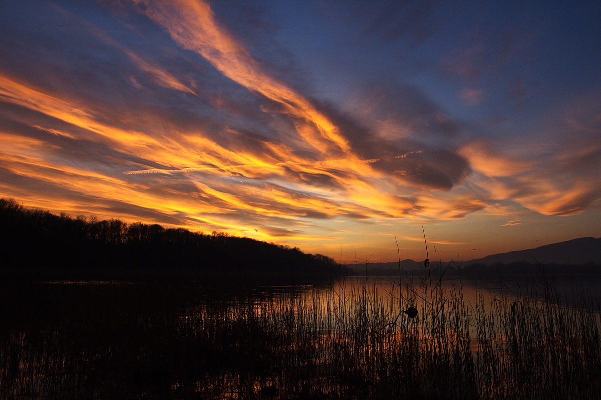 sunset on Lake Pusiano