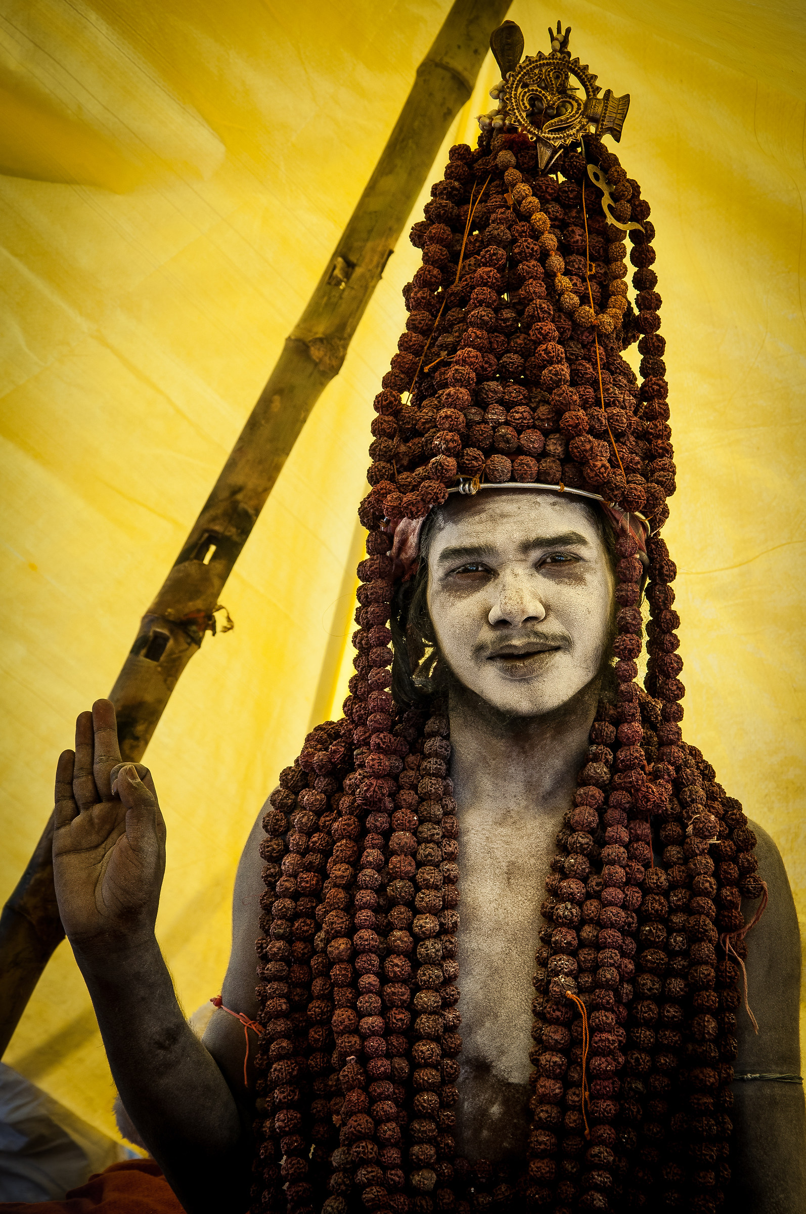 Naga Baba lungo i Ghat di Benares