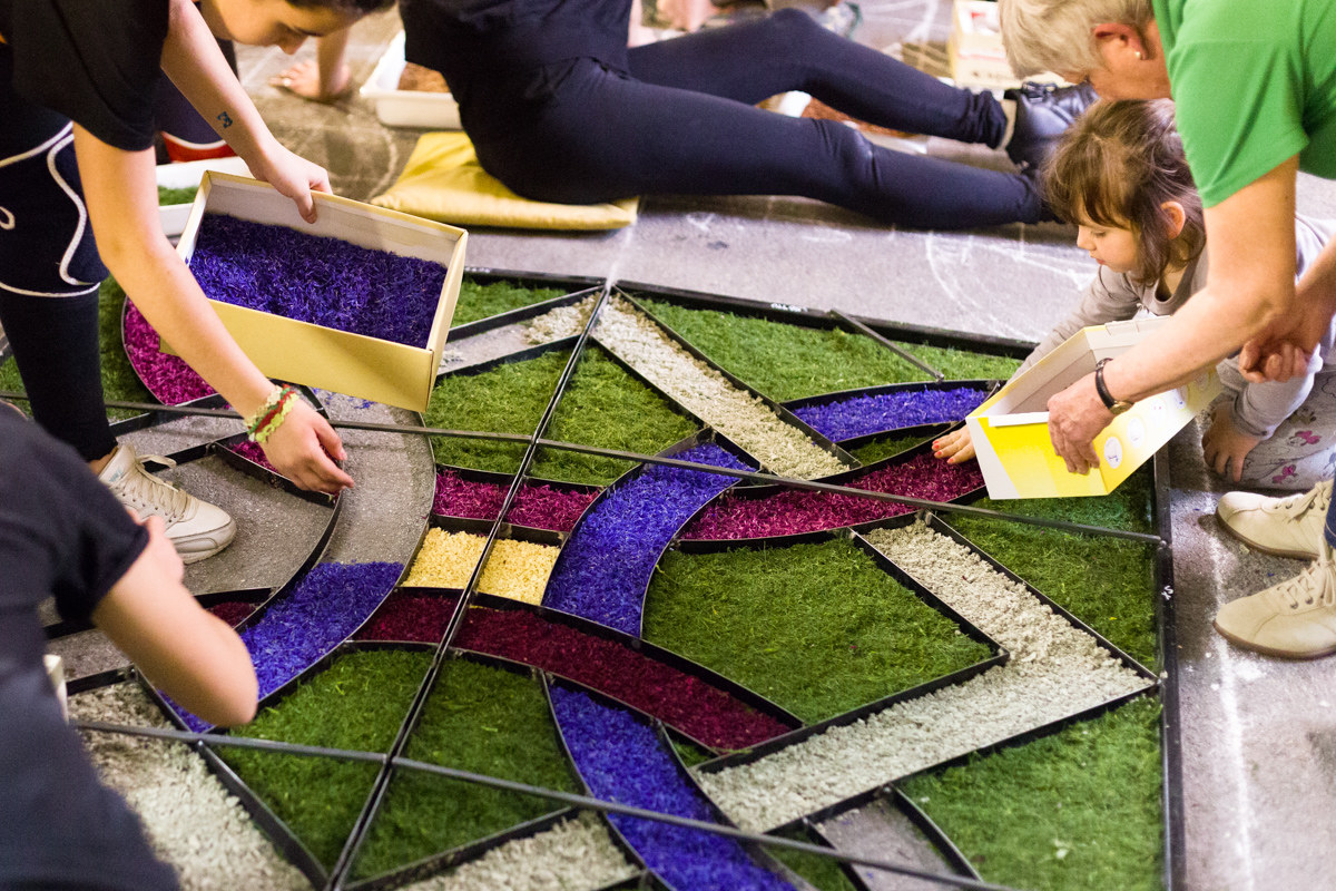 Spello, adorned with flowers