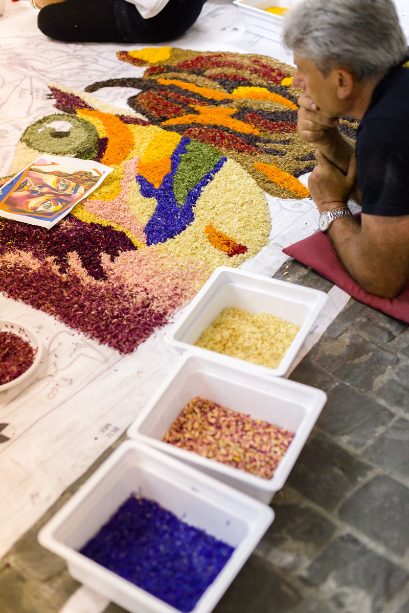 Spello, adorned with flowers