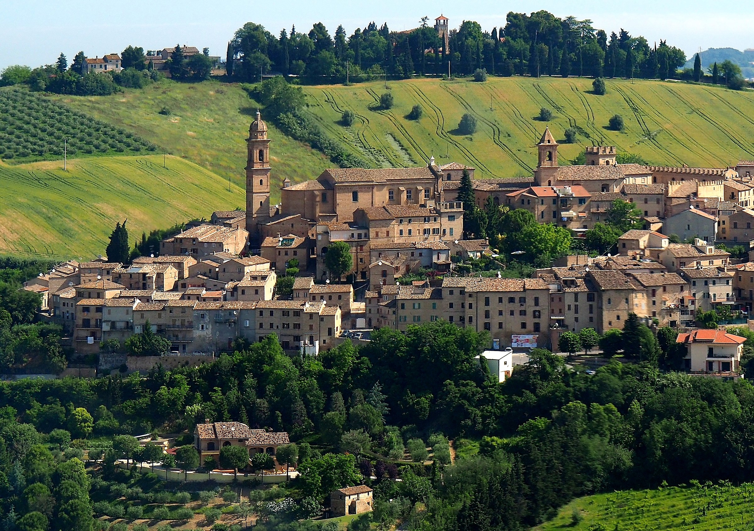 Morrovalle (veduta aerea)