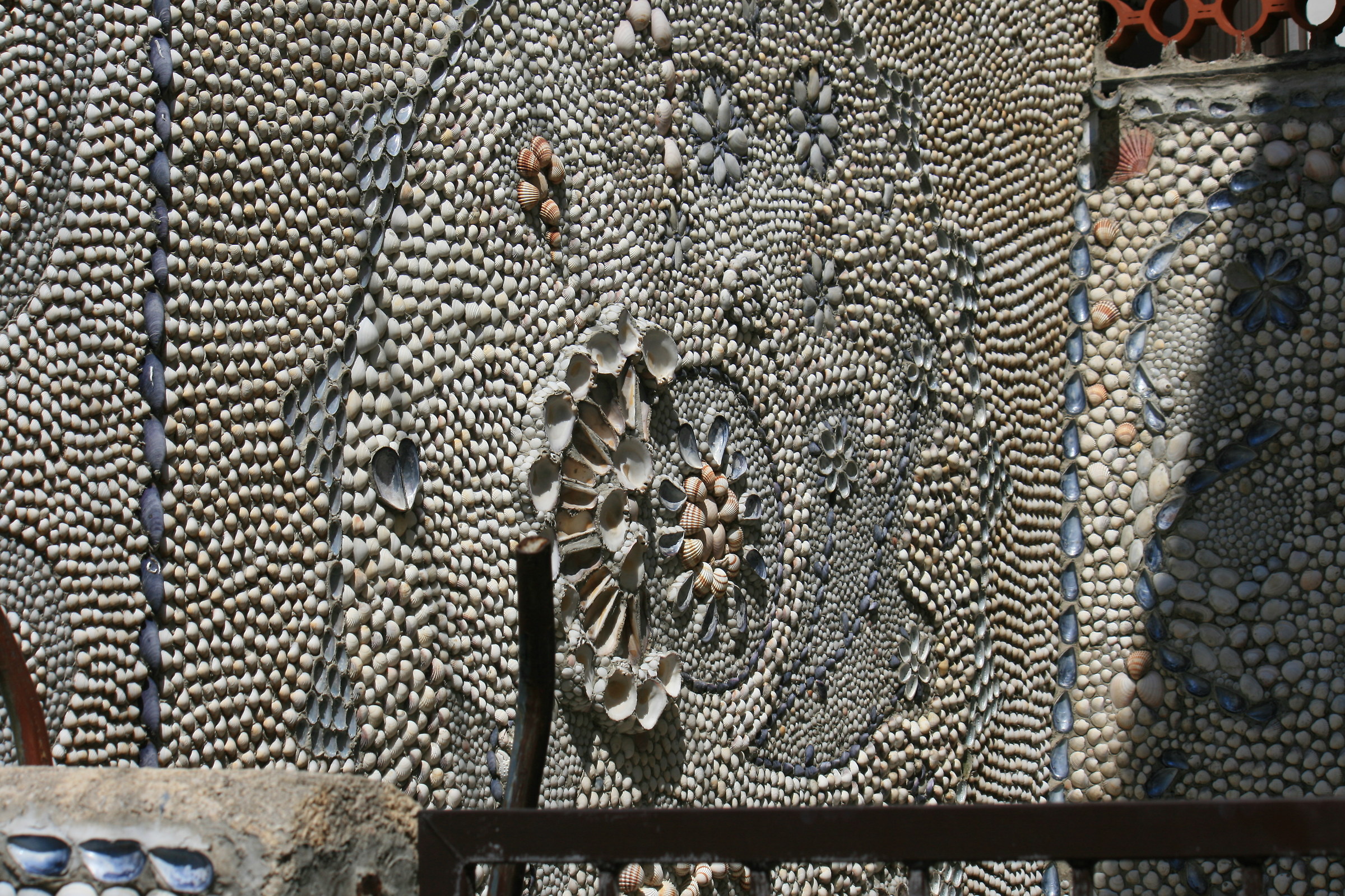 the house of shells, Otok Susak