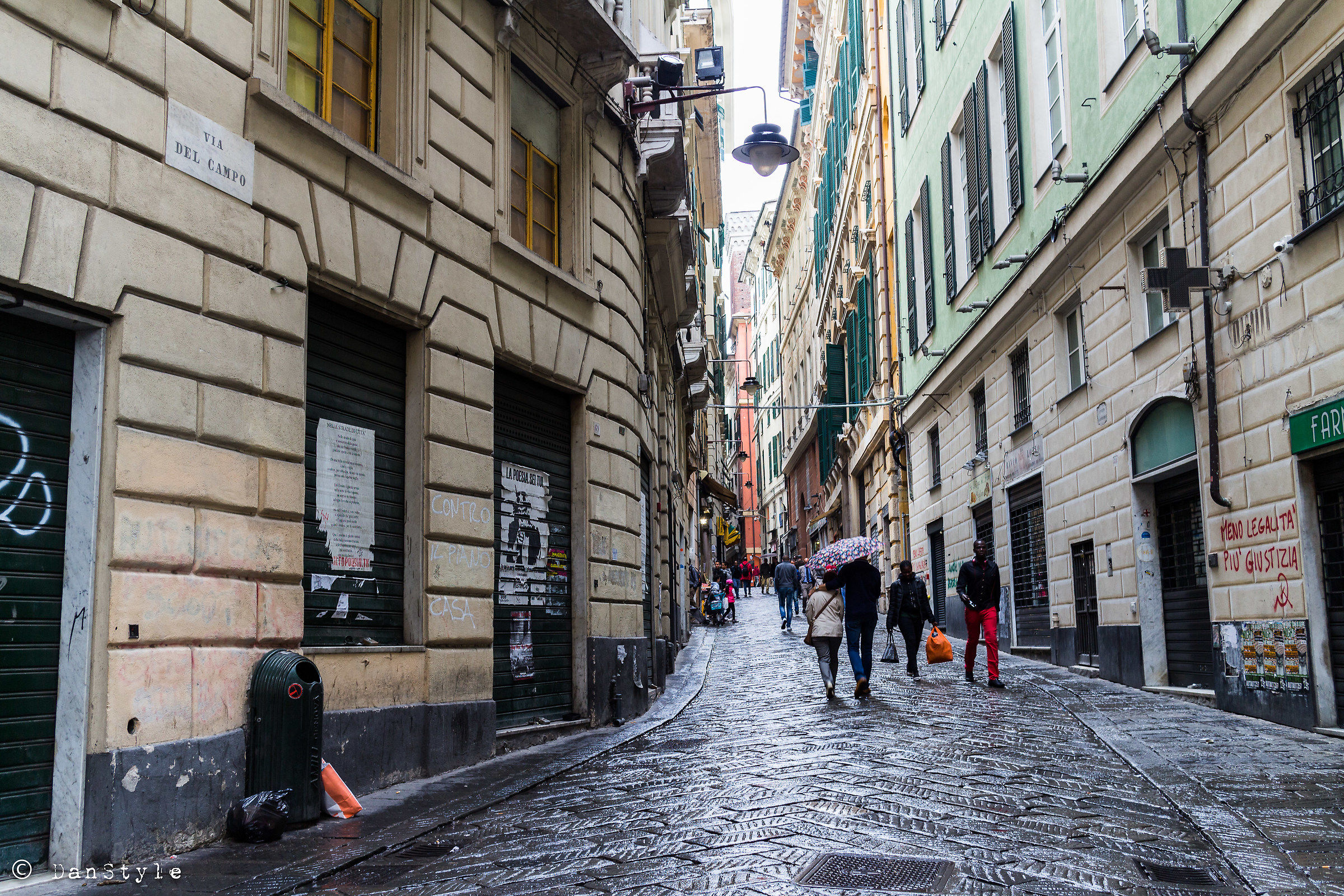 dai diamanti non nasce niente dal letame nascono i fior