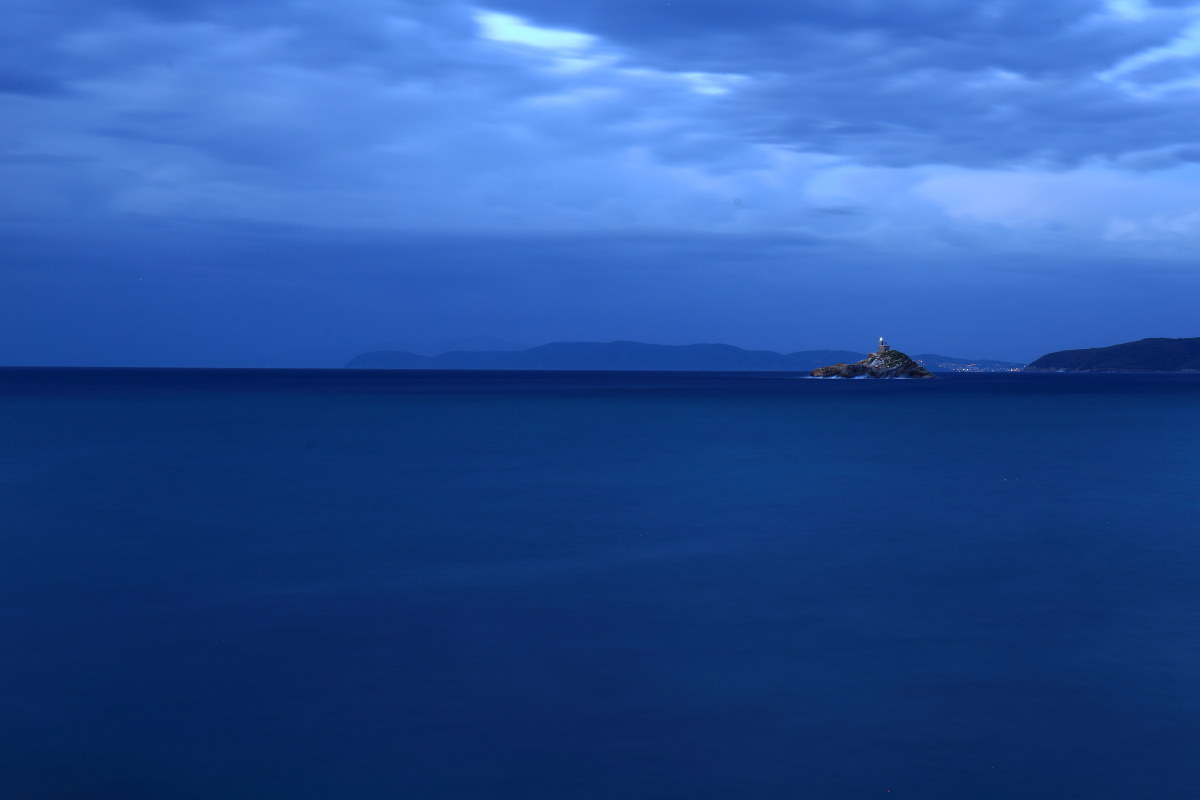 blue hour at the lighthouse of scoglietto