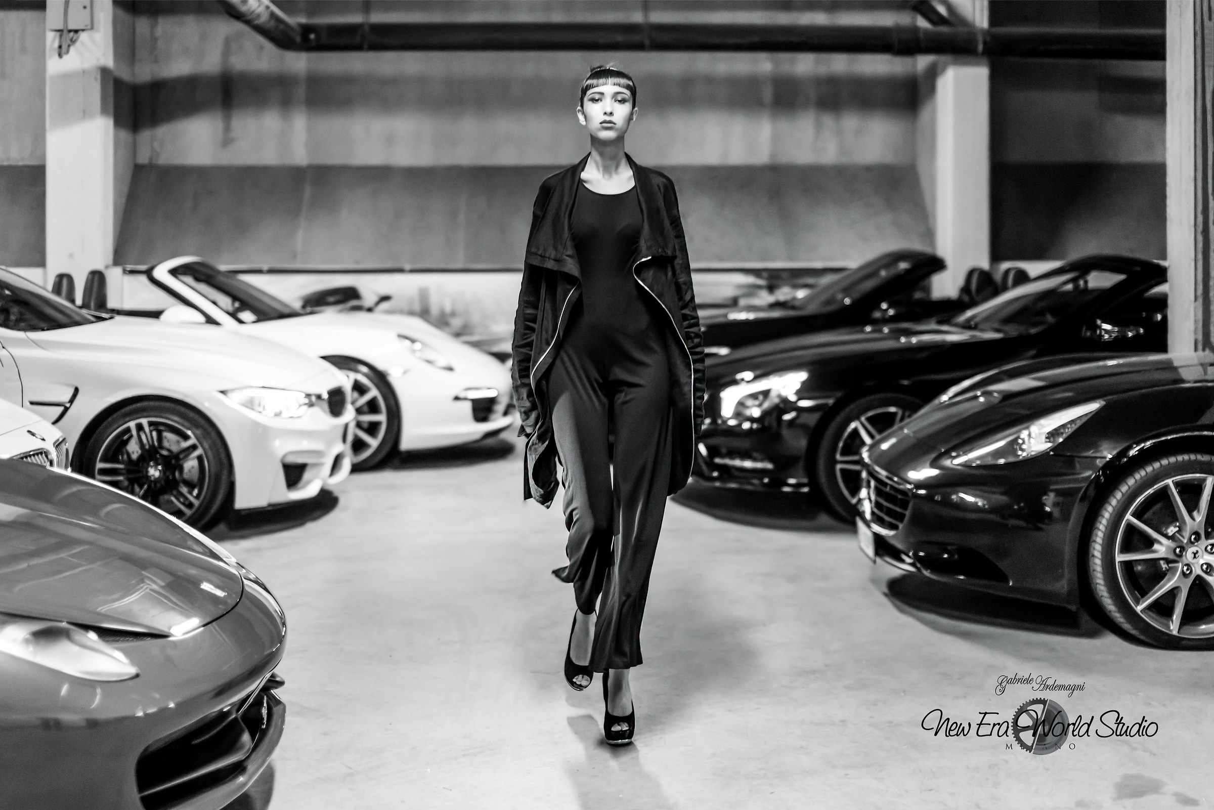 Cat Garage Walking 1 Foto Gabriele Ardemagni