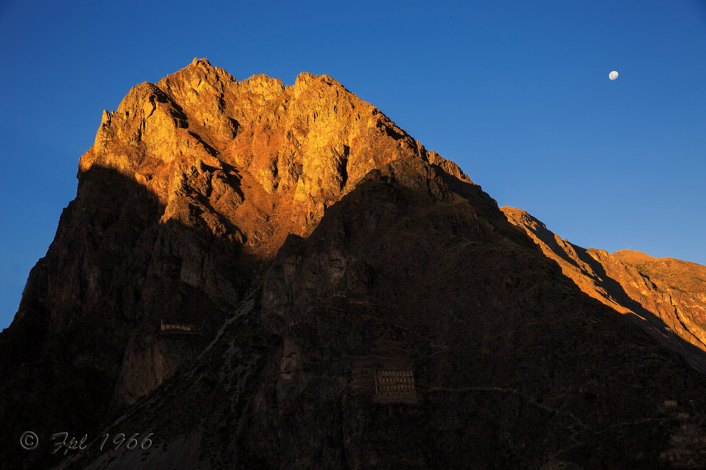 Last ray of light on the mountain of Ollantaytambo