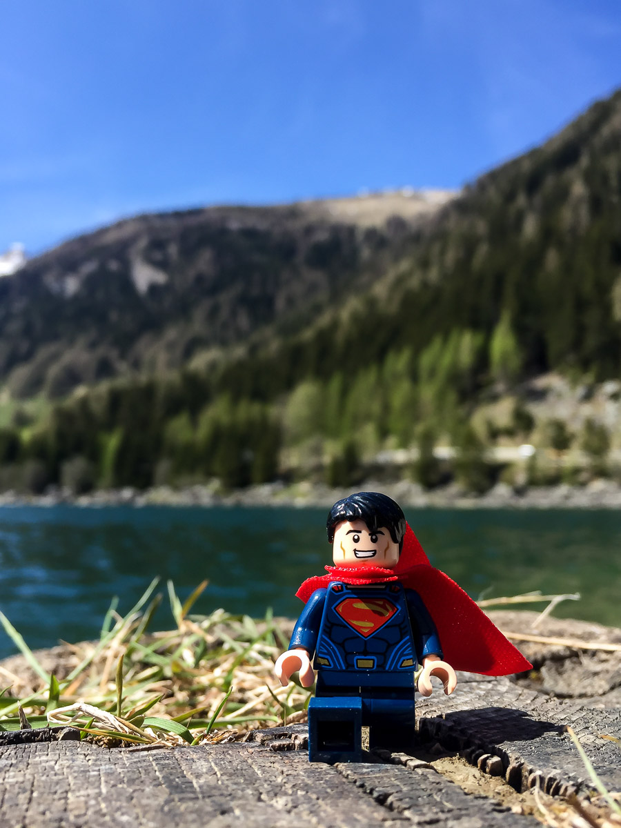 superman atterra in svizzera