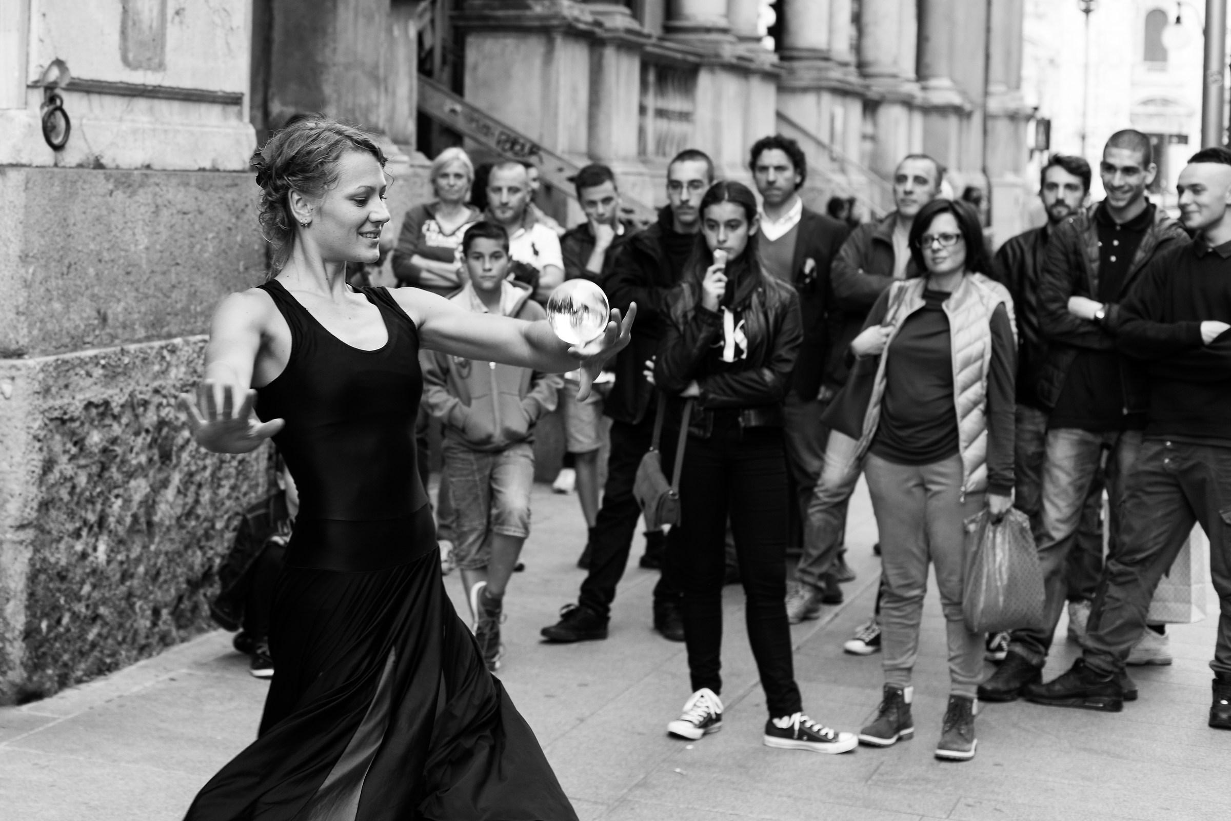 Tutti gli occhi sulla palla