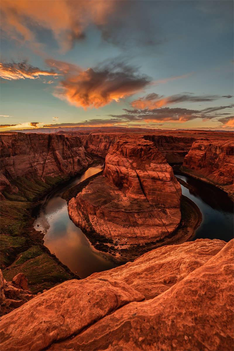Horseshoe Bend under sunset