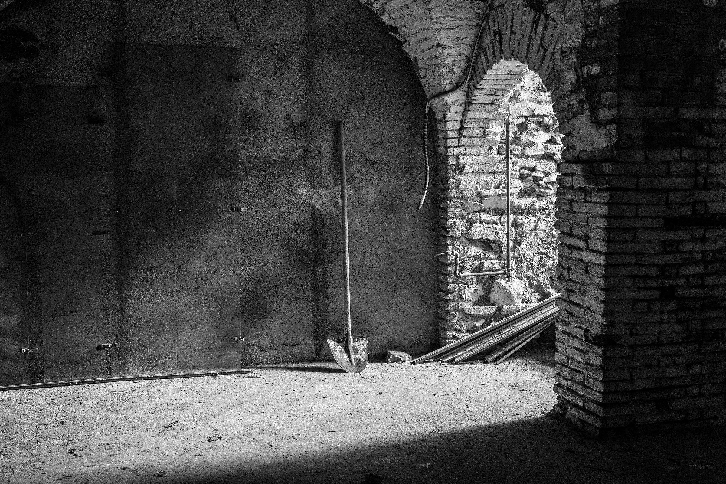 Old wine cellar - the shovel