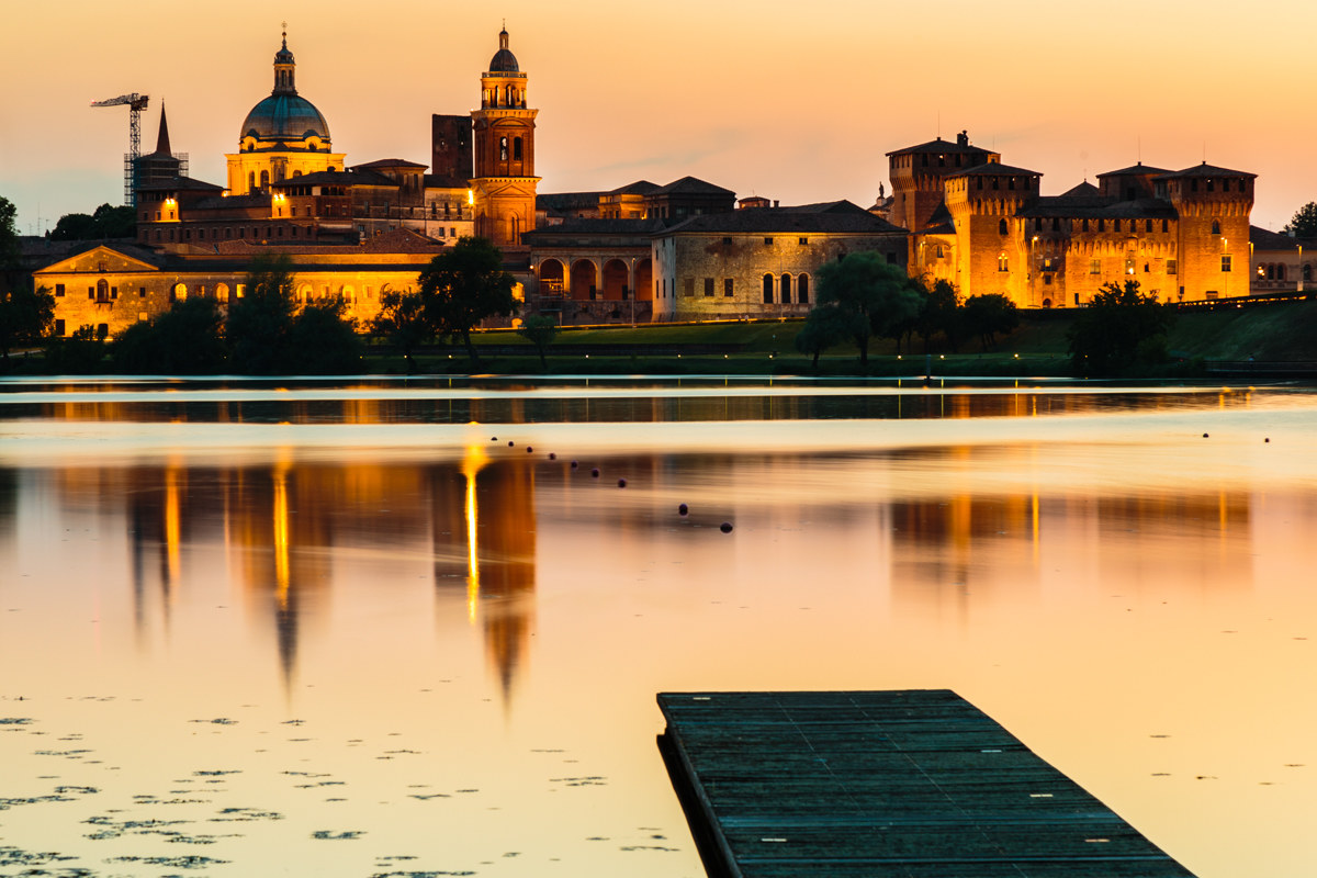 Mantova, tramonto sul Mincio
