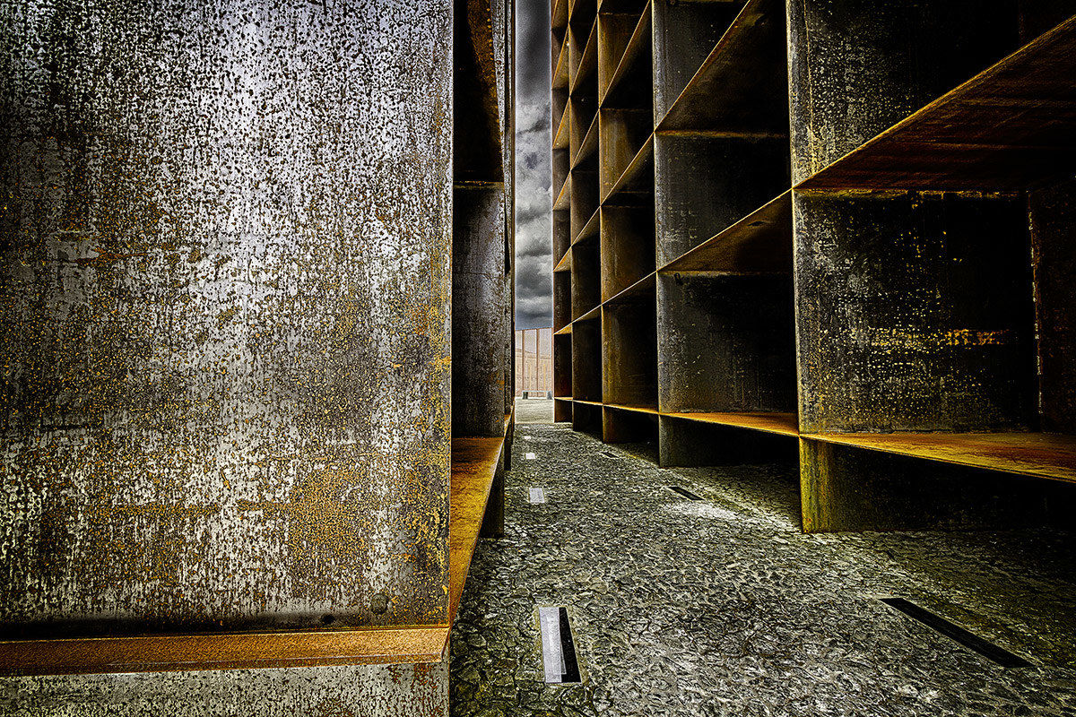 Monument to Holocaust