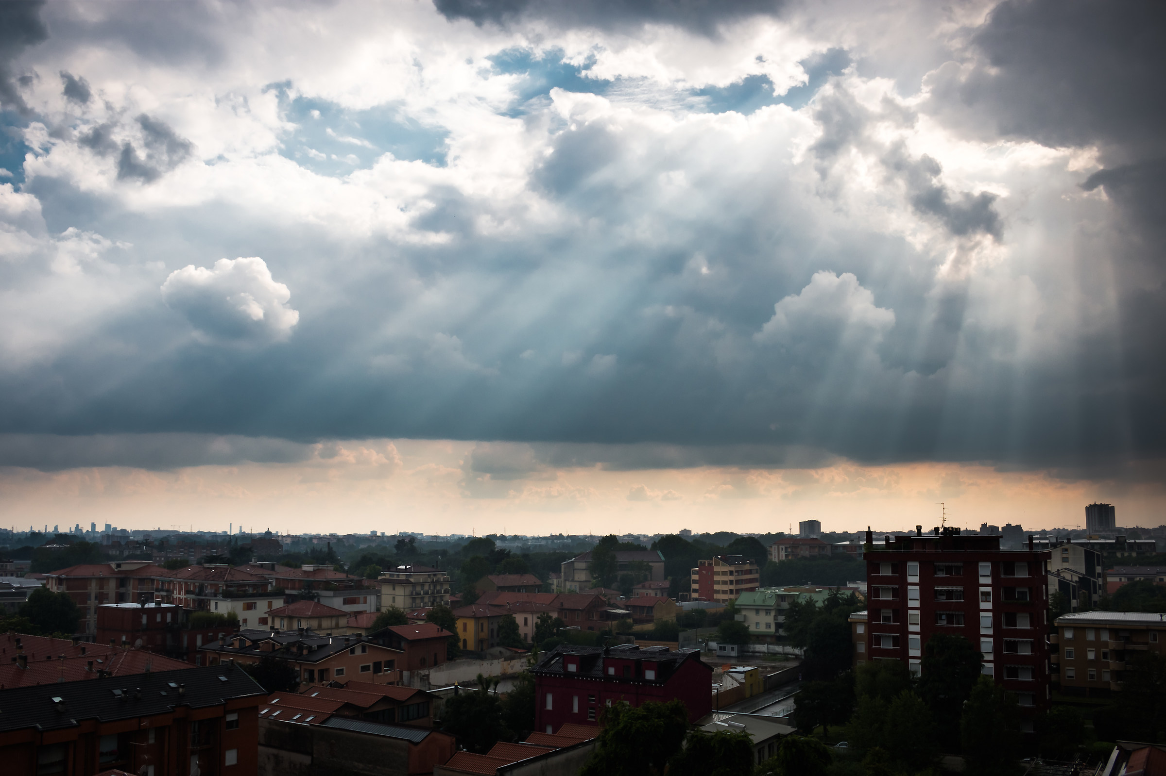 Raggi di sole in mezzo alla pioggia - Monza