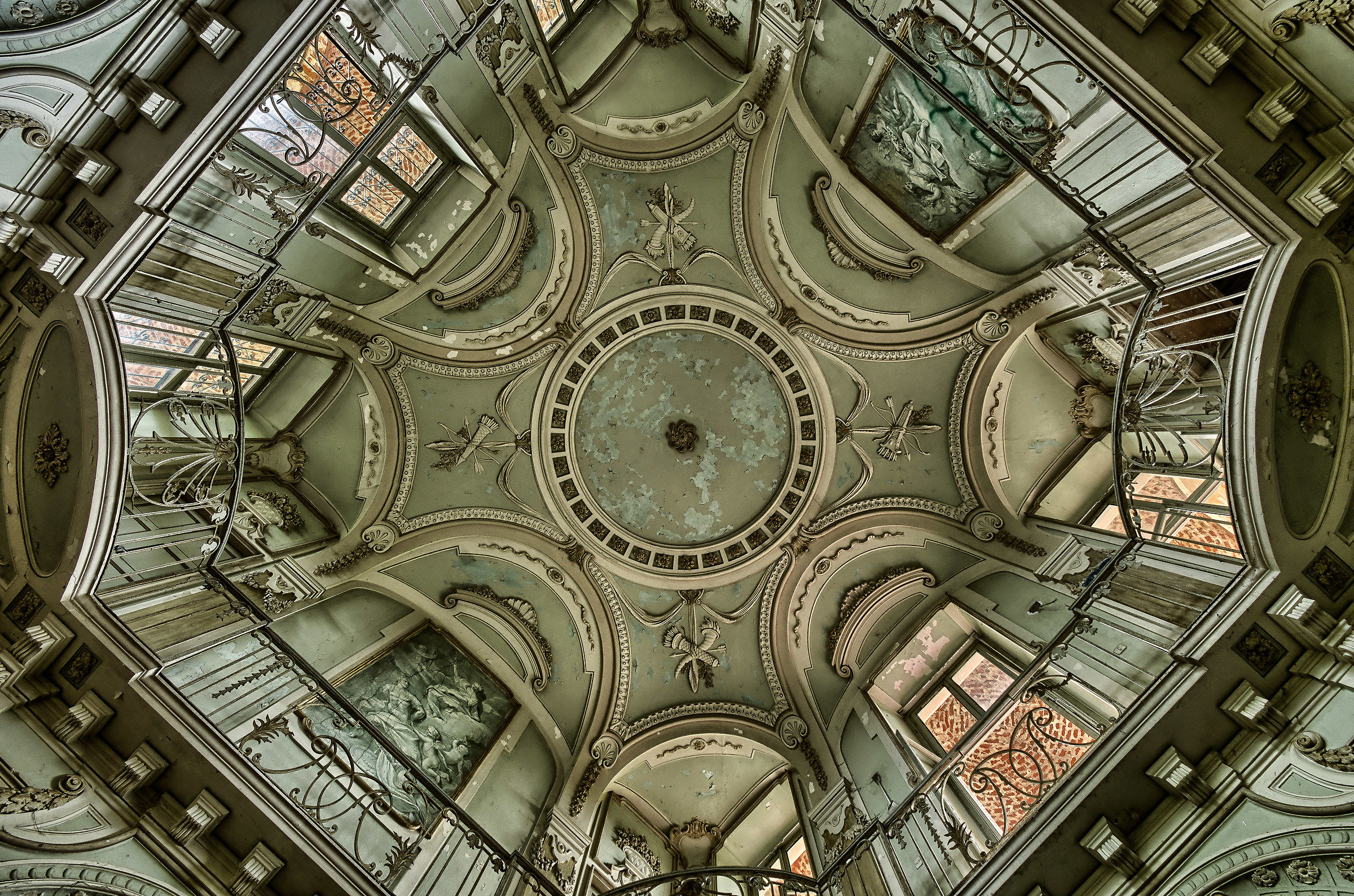 Villa R A....la volta del salone principale