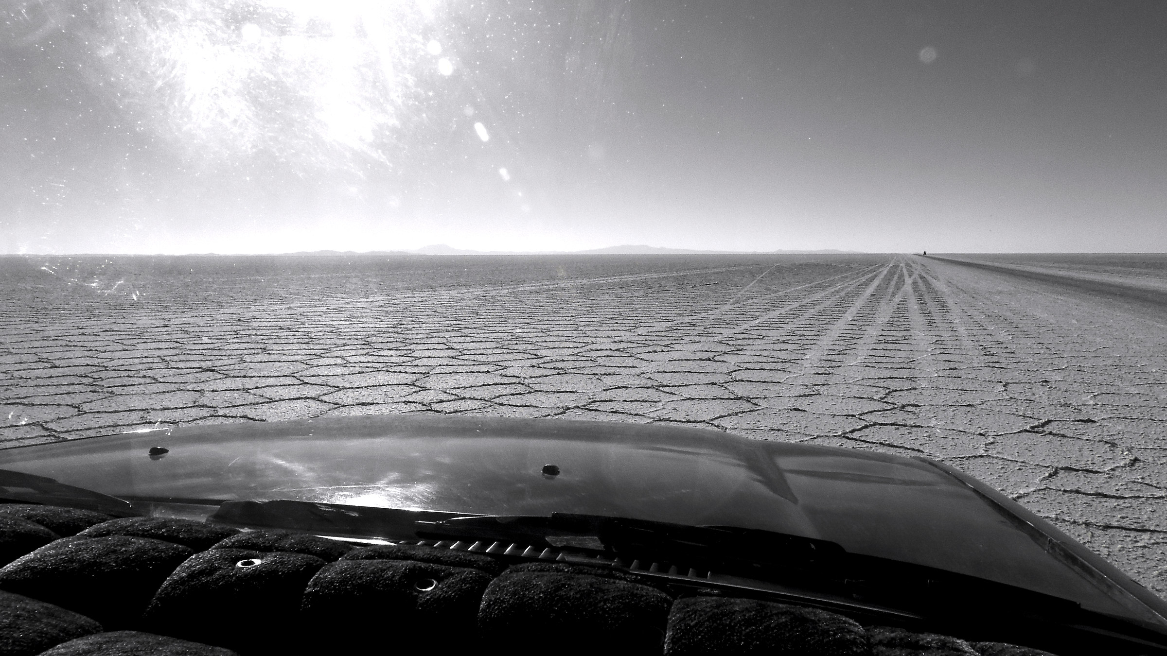 Bolivian highlands: trace into nothingness