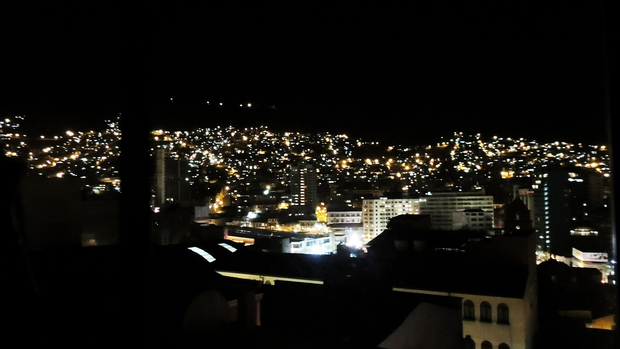 Bolivia, plateaus: Night in La Paz