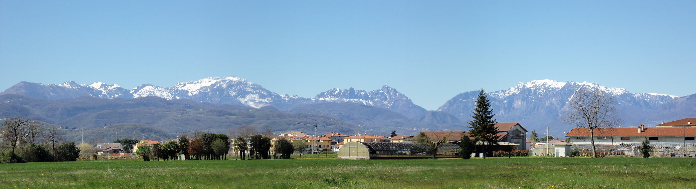 Sguardo verso le Piccole Dolomiti da Caldogno