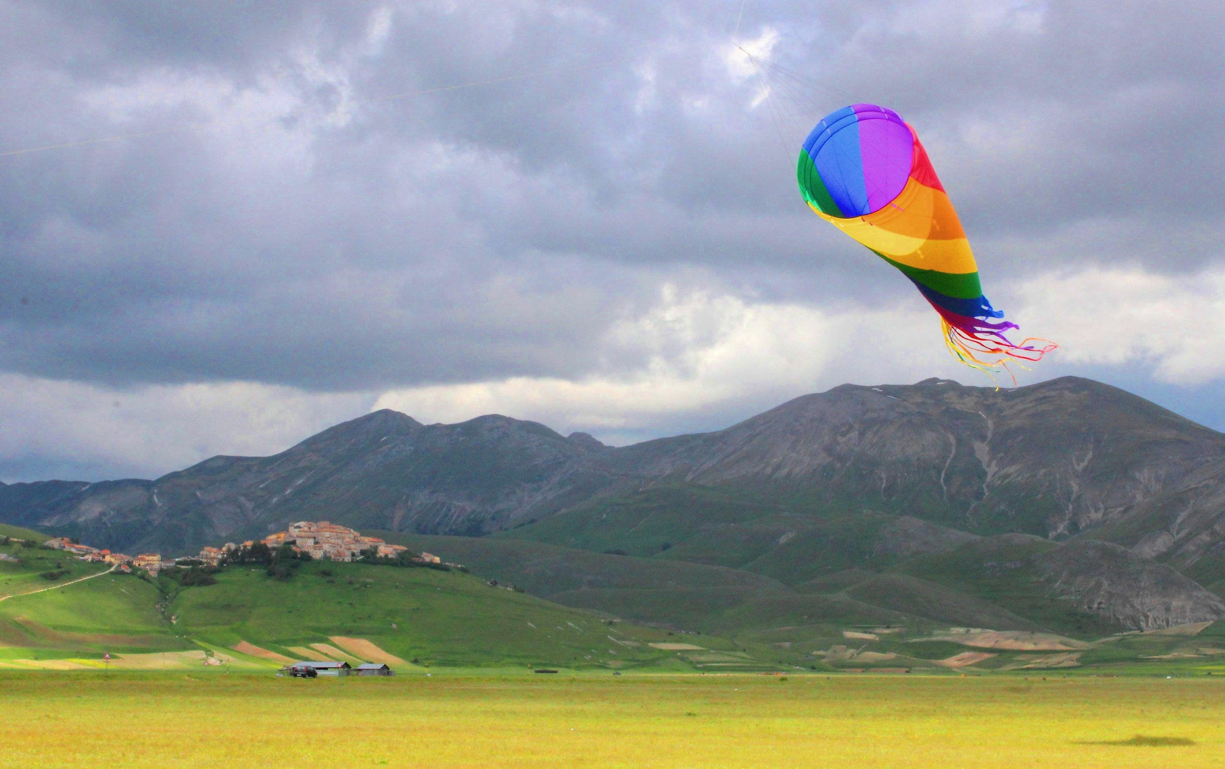 Kites in Castelluccio