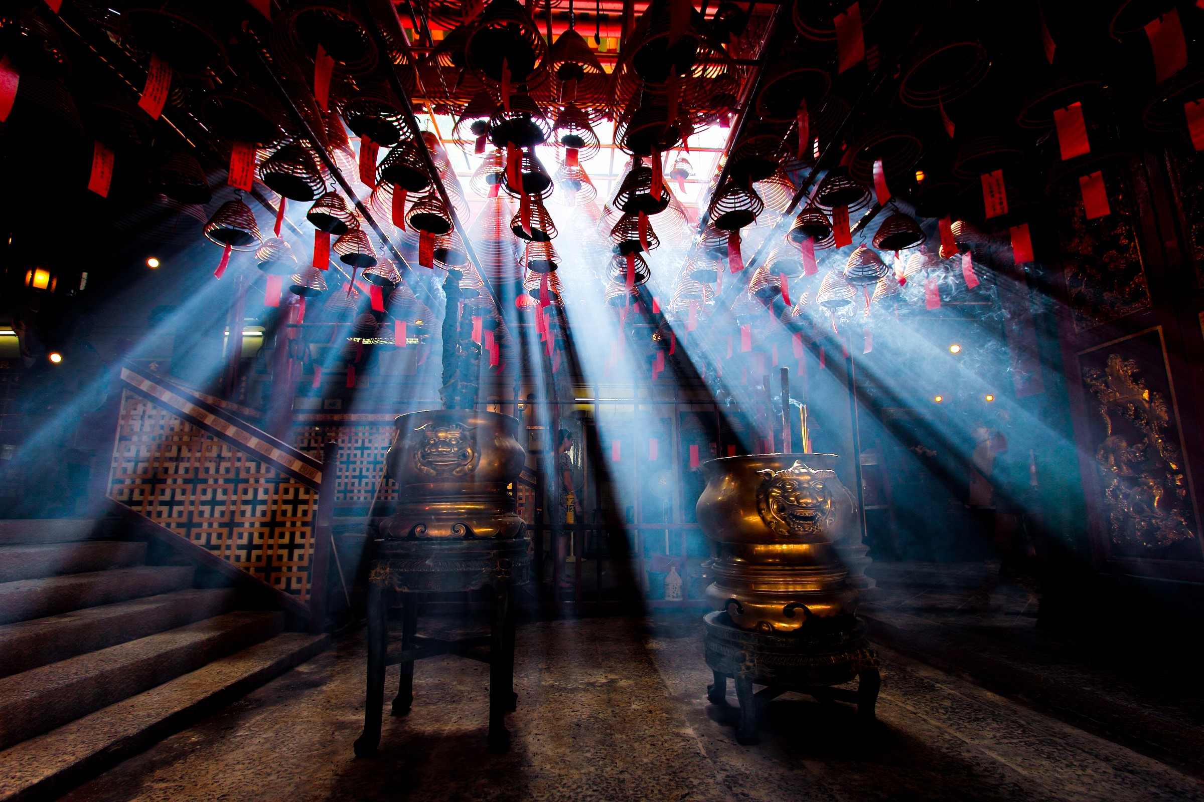 tempio Hong kong, raggi di sole....