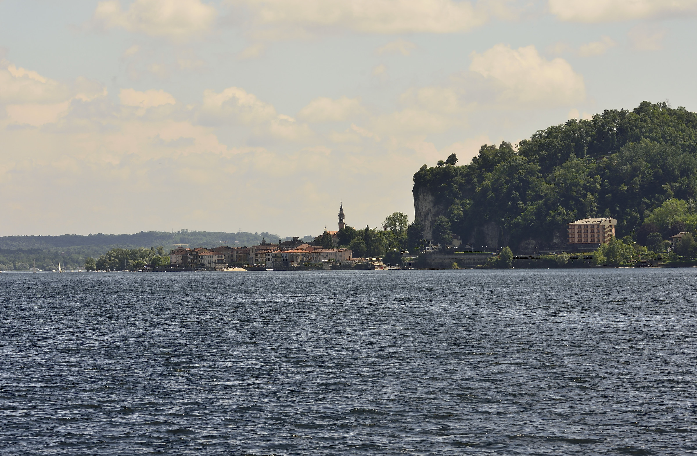 Arona and its Rocca borromea