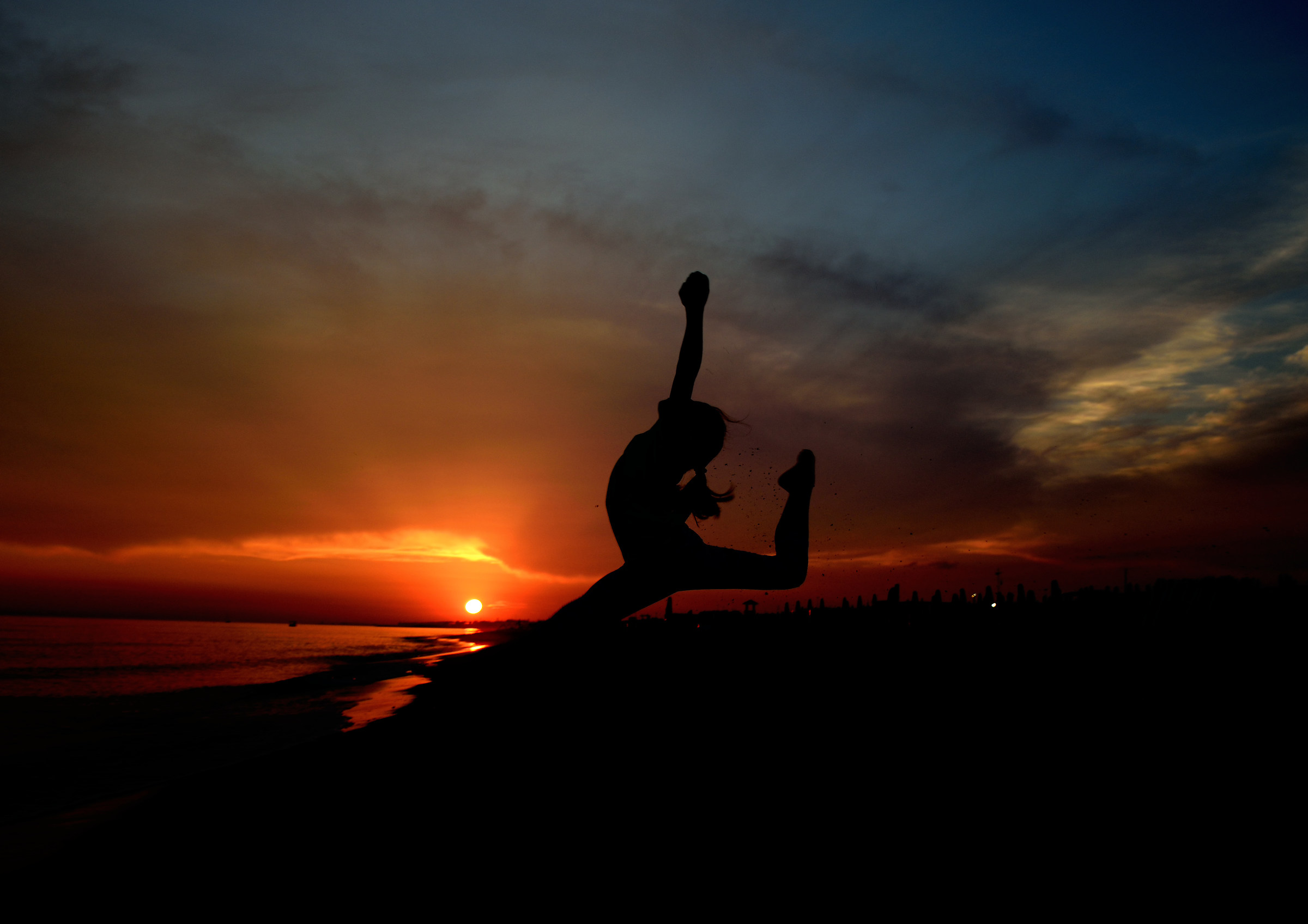 enjambe ad anello on the beach