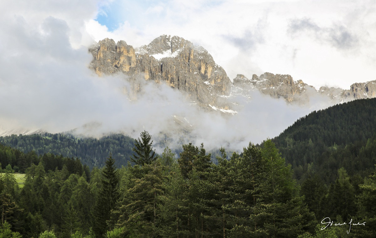 the rugged mountains or Rosengarten (Bz)