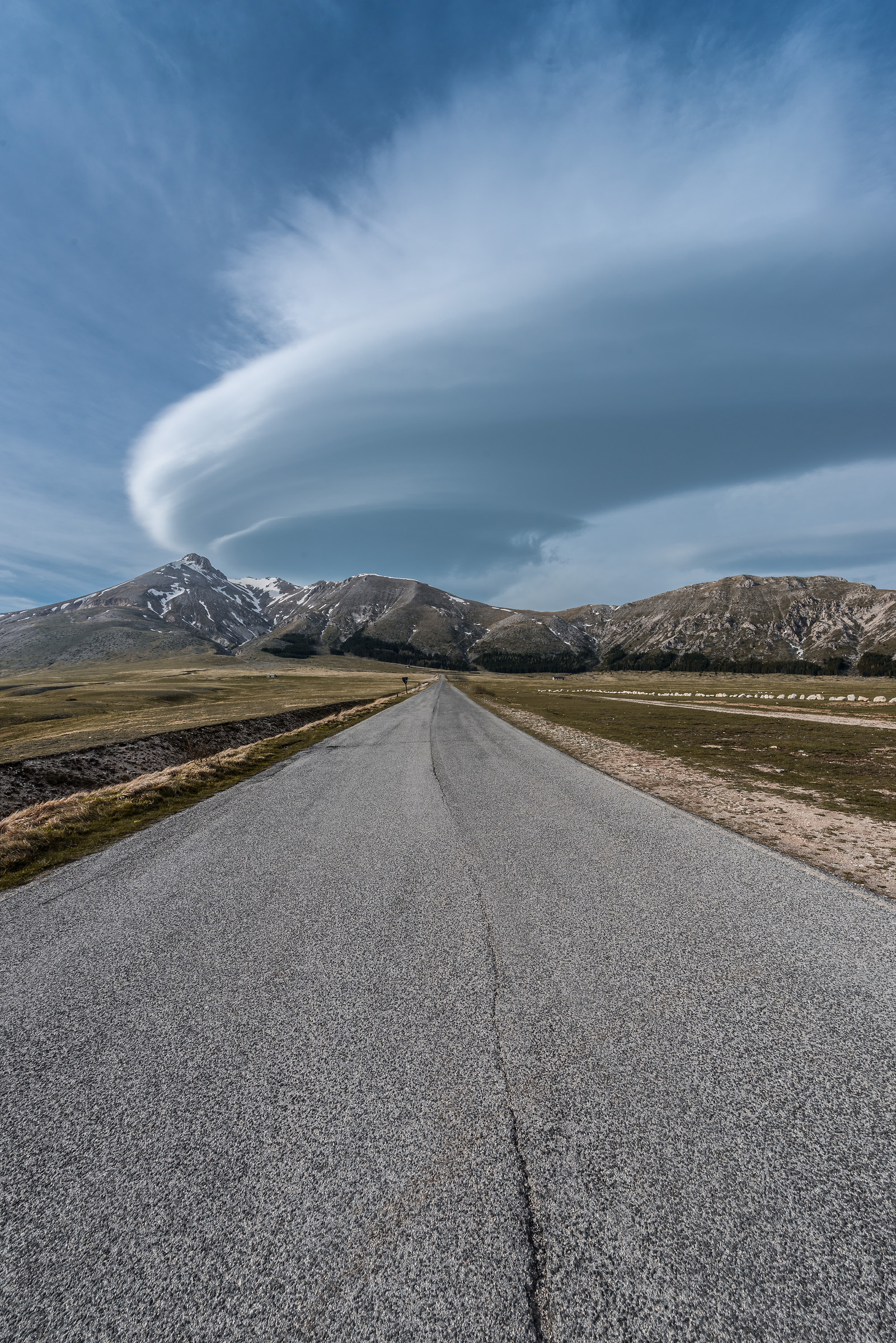 Lenticular clouds 2