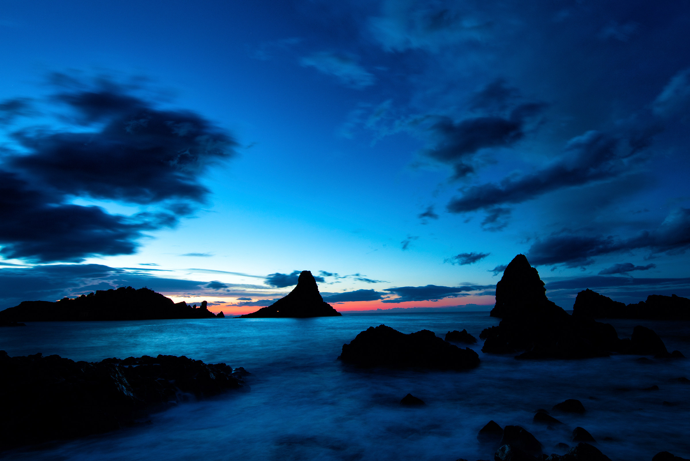 Acitrezza blue hour