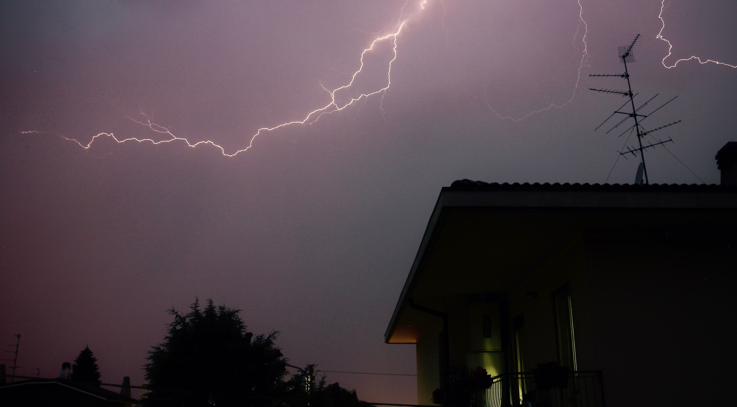 tunder, Canon EOS EF-M S55-250mm ISO 100 ƒ / 5.6 15.0 s