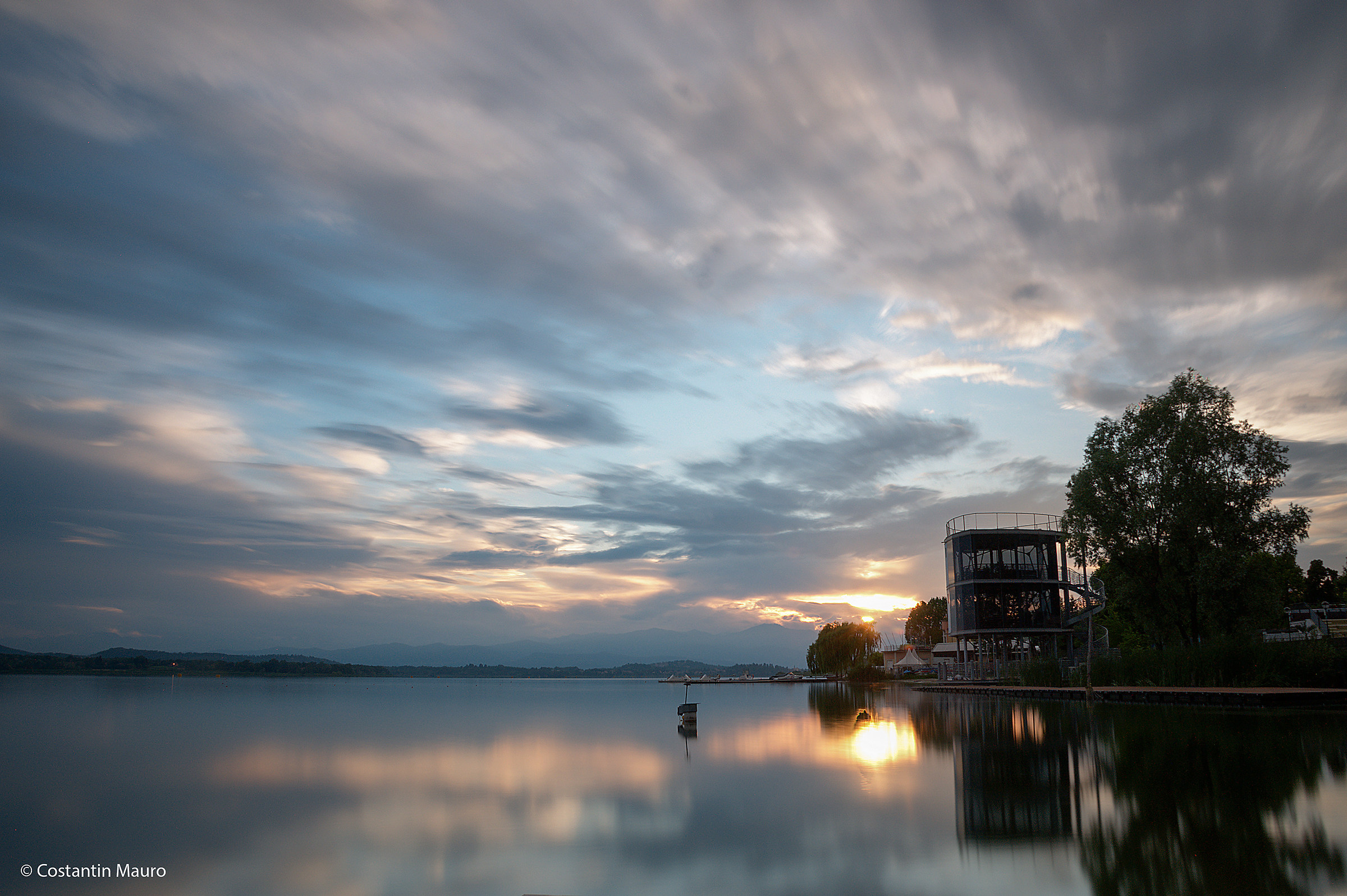 Sunset lake Varese