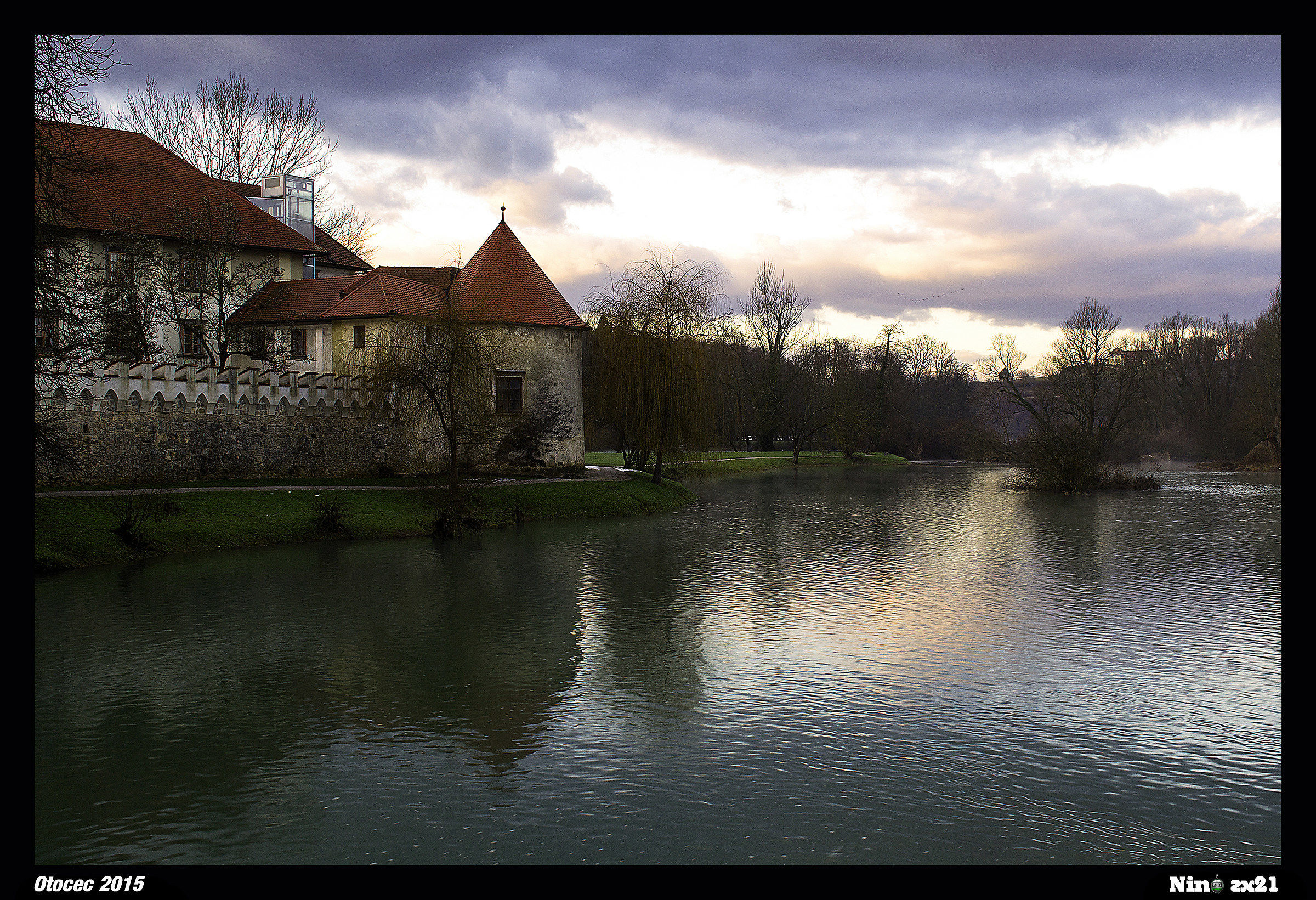 Otocec castle on the river