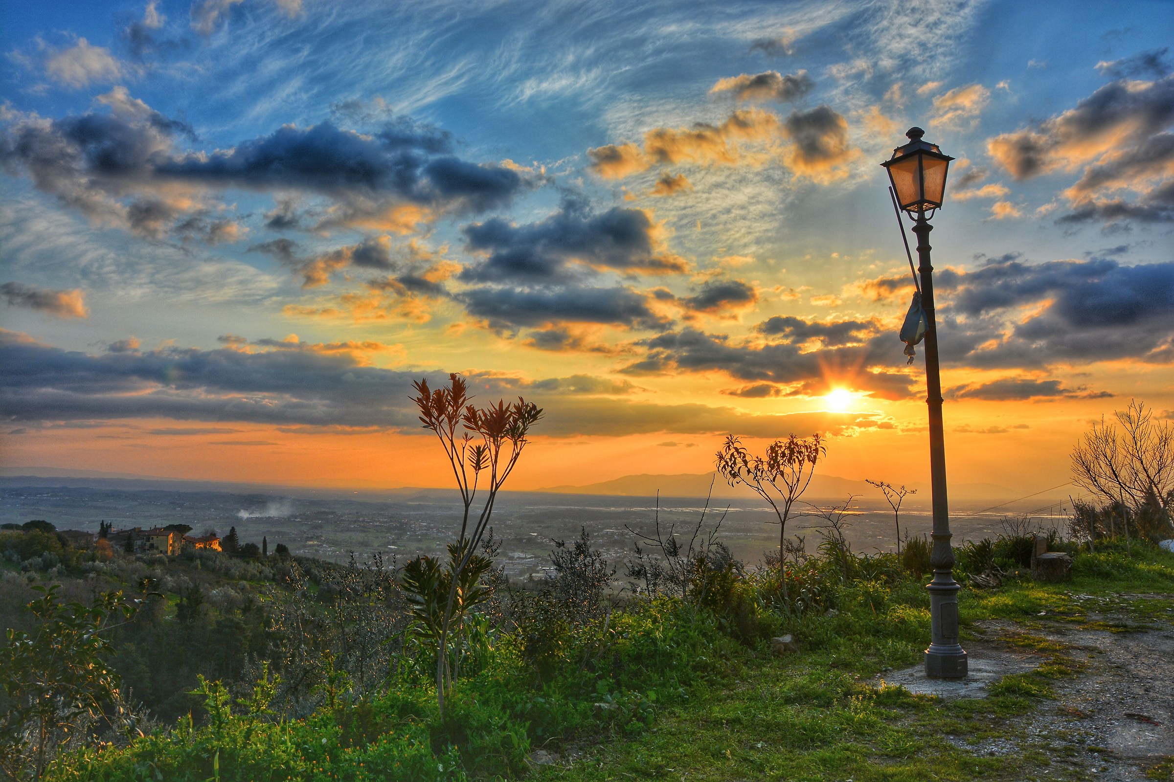 tramonto sul san baronto (fi)