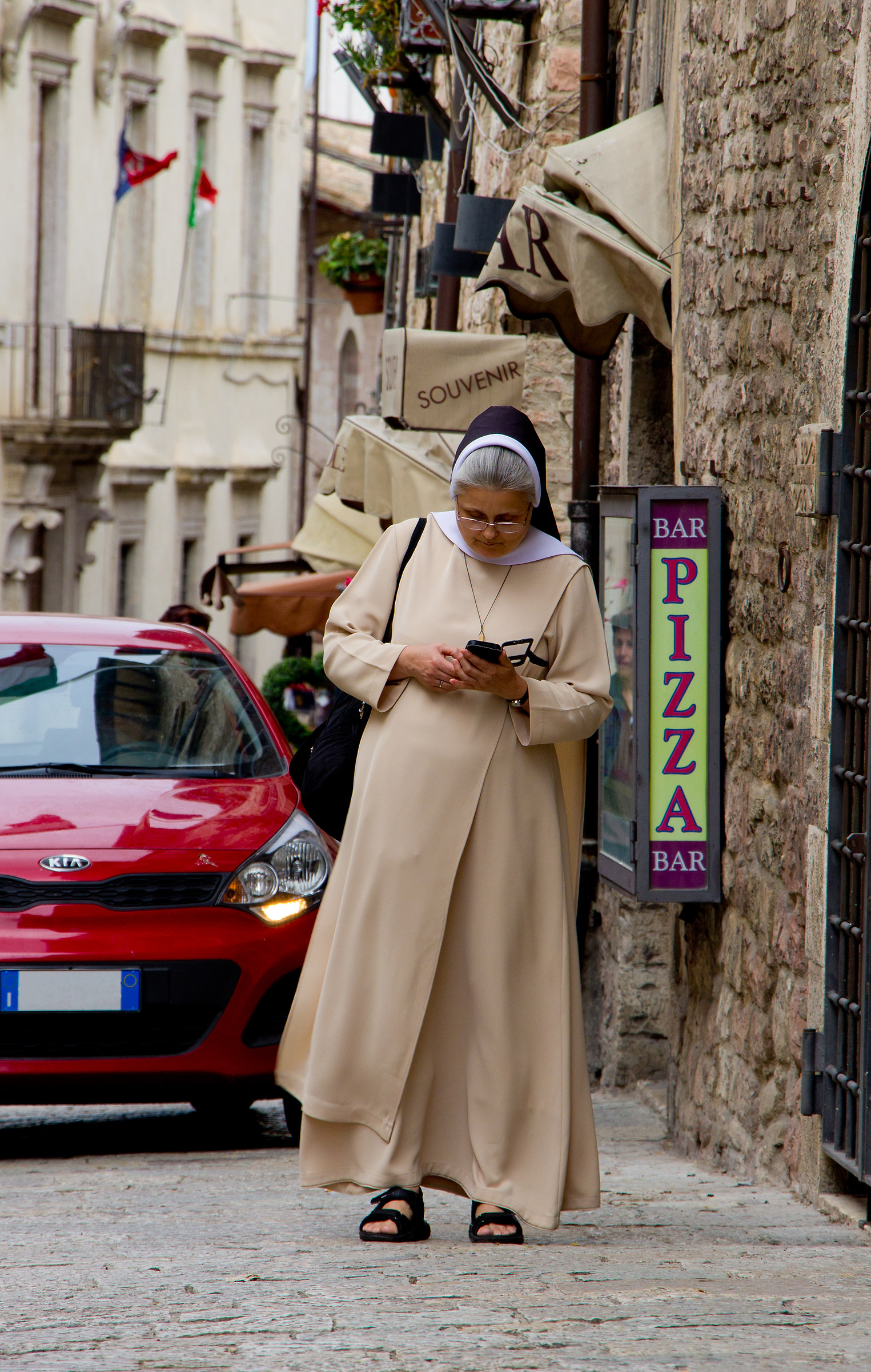 Girls, I'm there. I take the table.