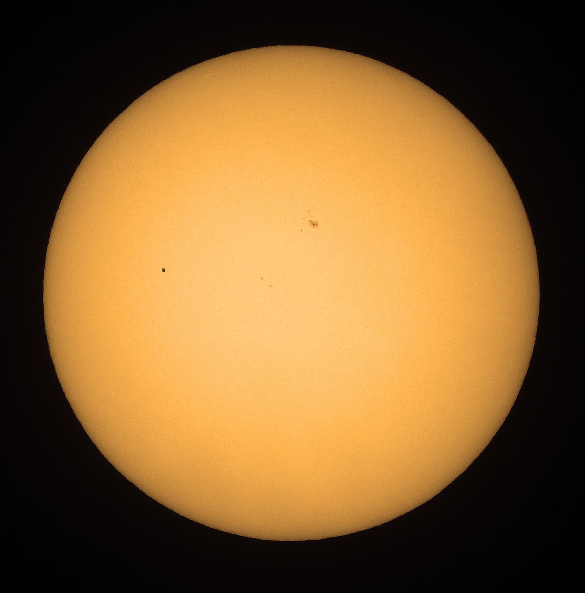 Mercurio che passa davanti al sole