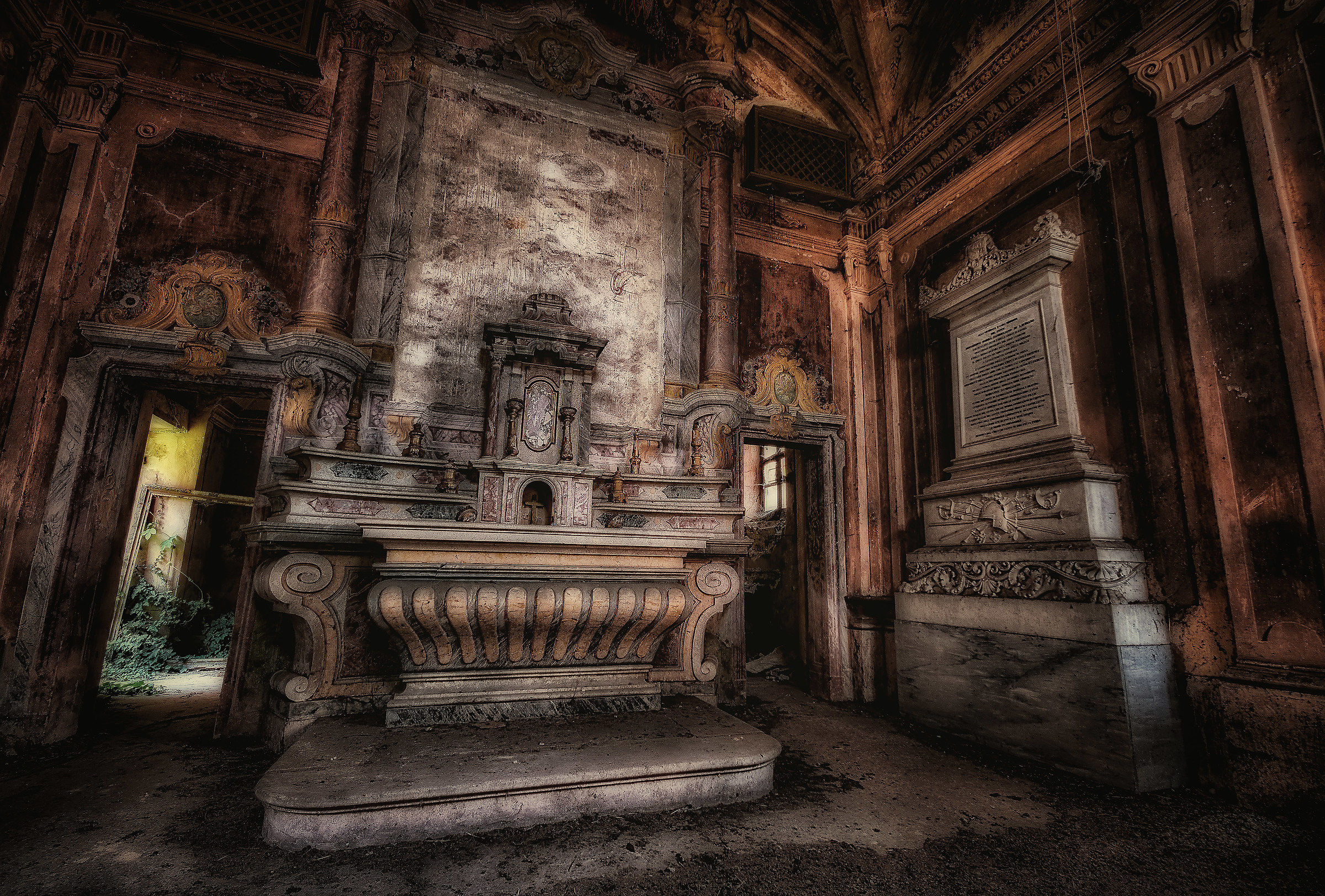 Villa L. dei conti M. la chiesetta cadente...