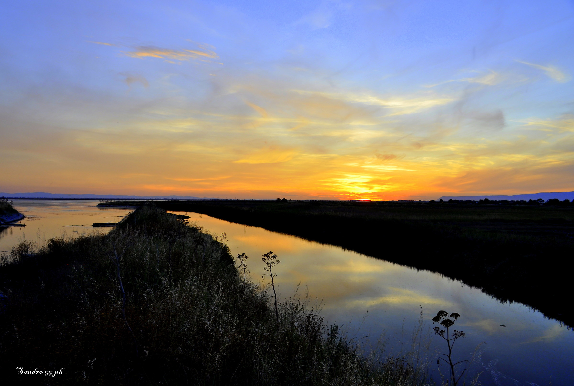 Tramonto sulle saline di Margherita di Savoia