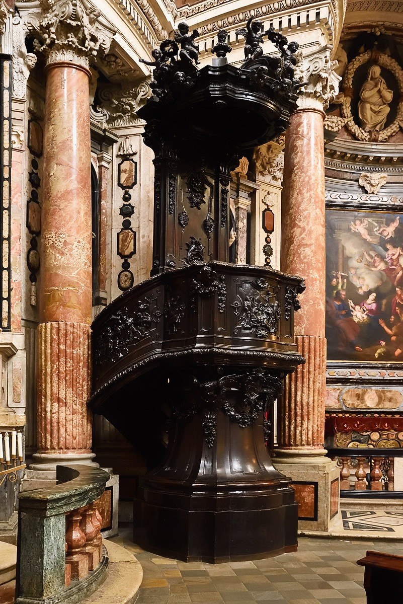 San Lorenzo - Pulpit