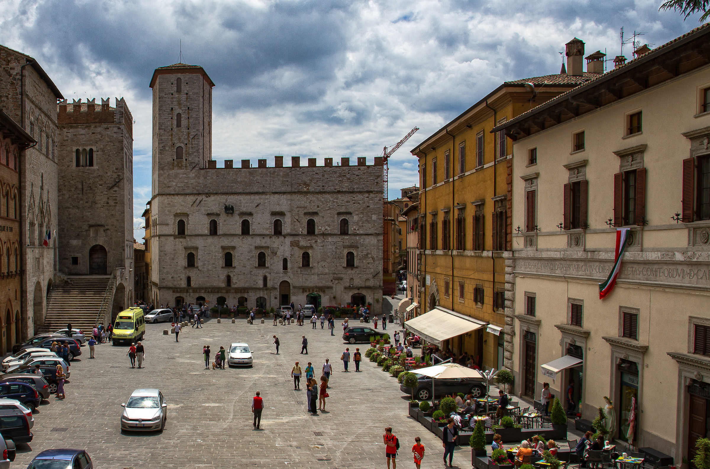 Todi fronte cattedrale