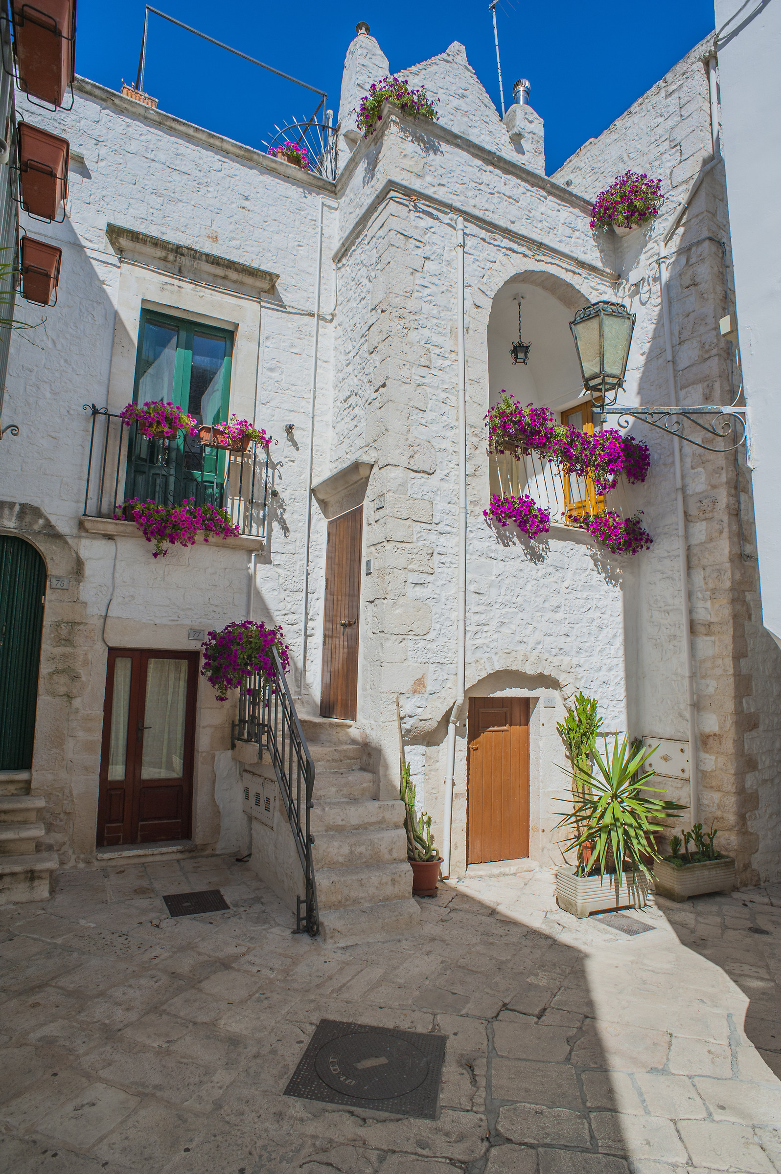 Locorotondo and its colors