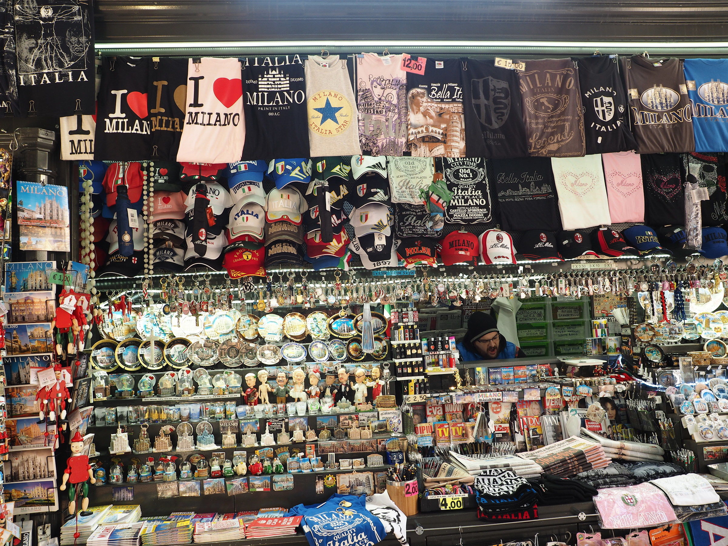 How boring! what a bore! that boredom, that beard .......